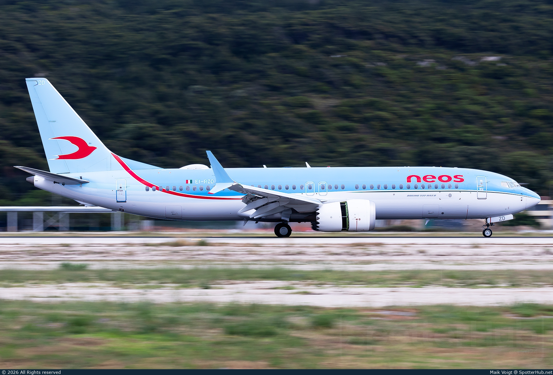 Photo of EI-RZD - Boeing 737 MAX 8 operated by Neos