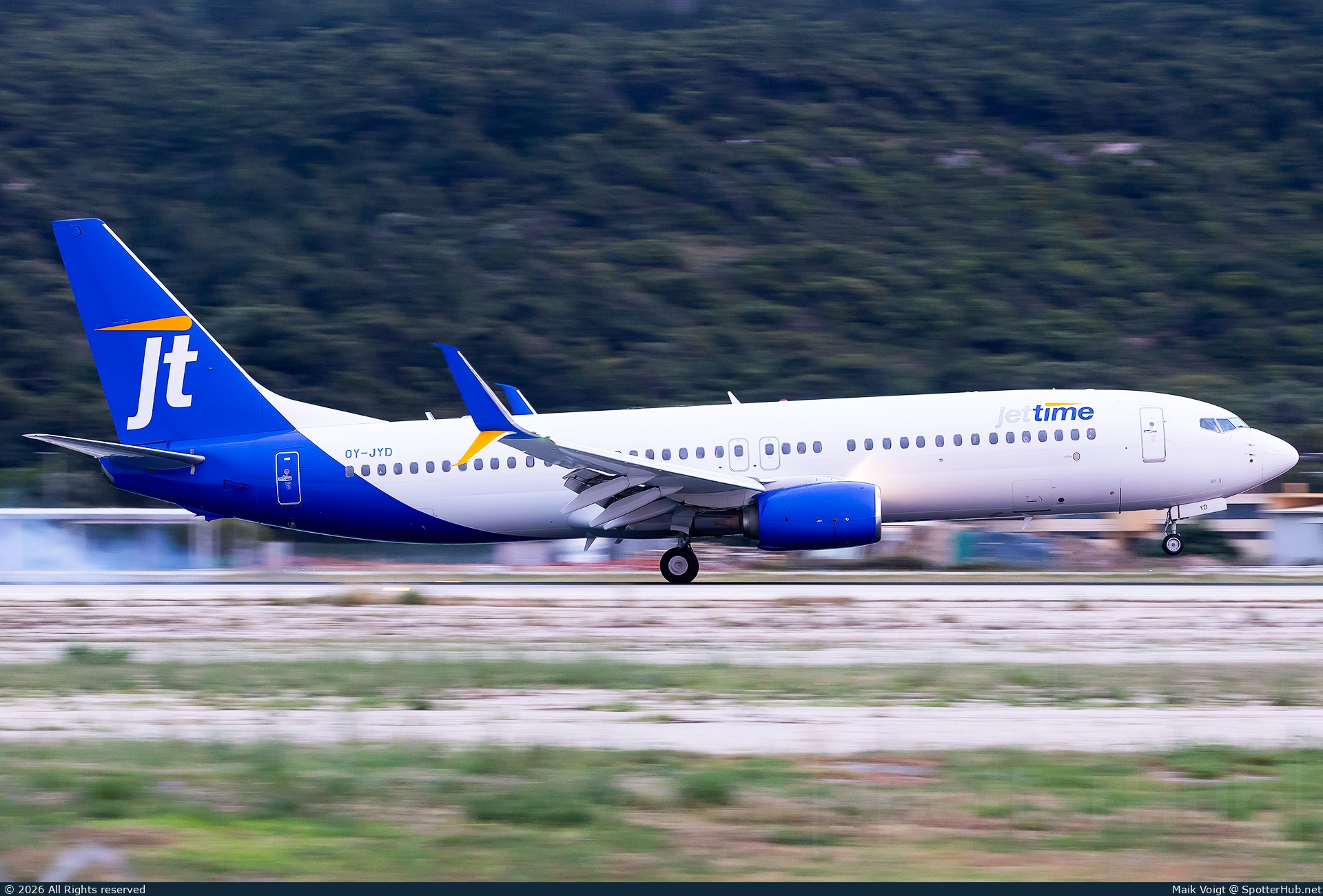 Photo of OY-JYD - Boeing 737-8SA operated by Jettime