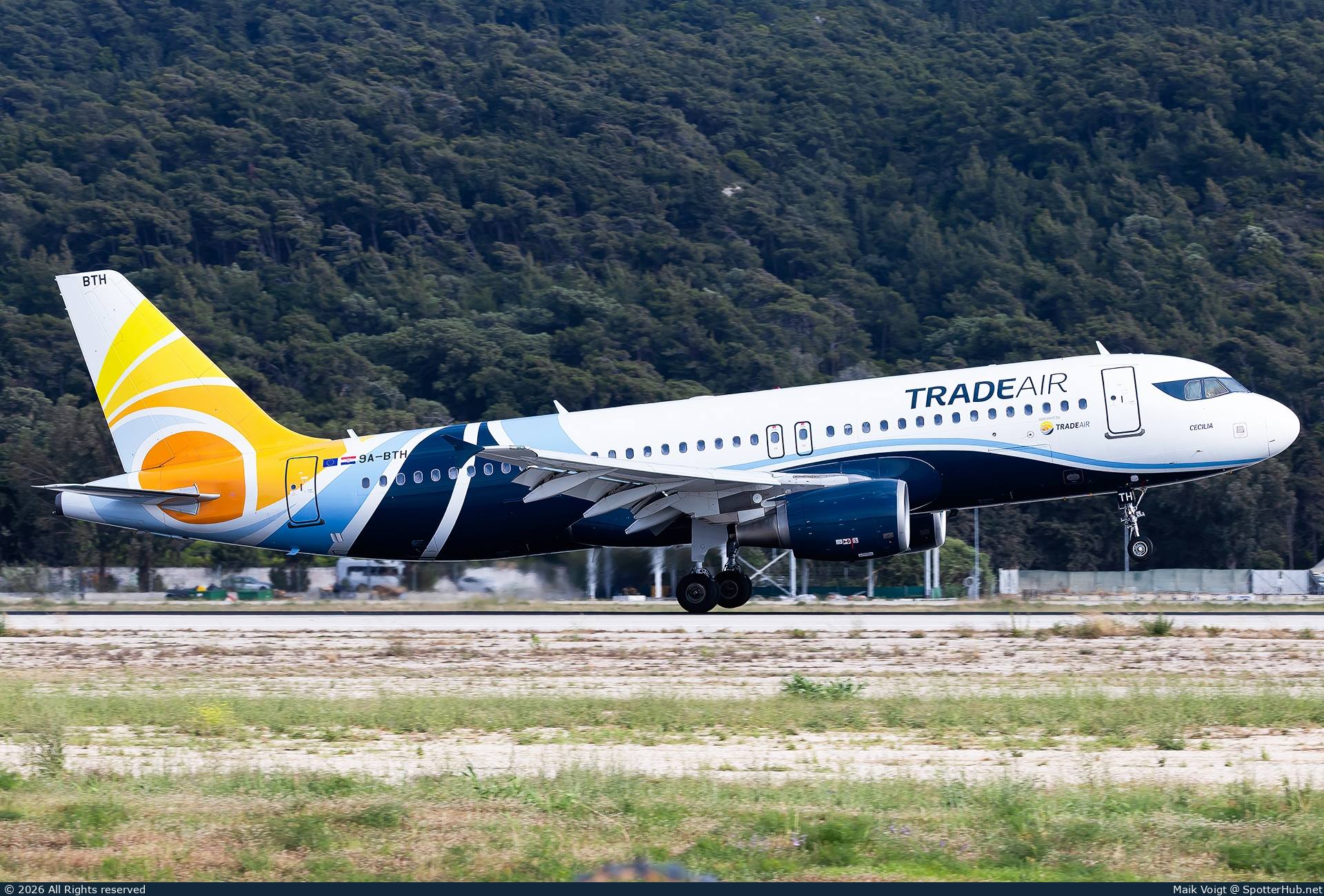 Photo of 9A-BTH - Airbus A320-214 operated by Trade Air