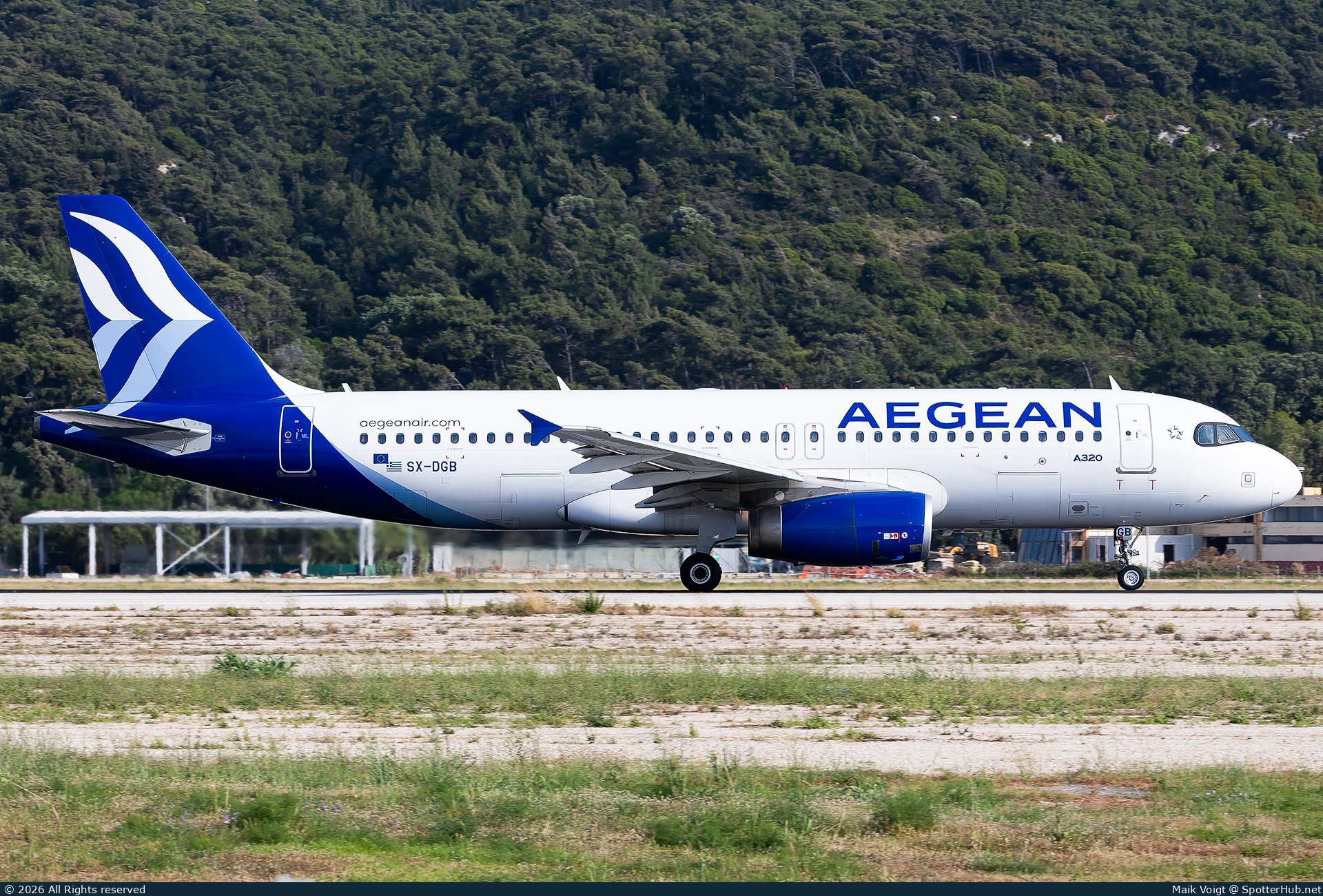 Photo of SX-DGB - Airbus A320-232 operated by Aegean Airlines