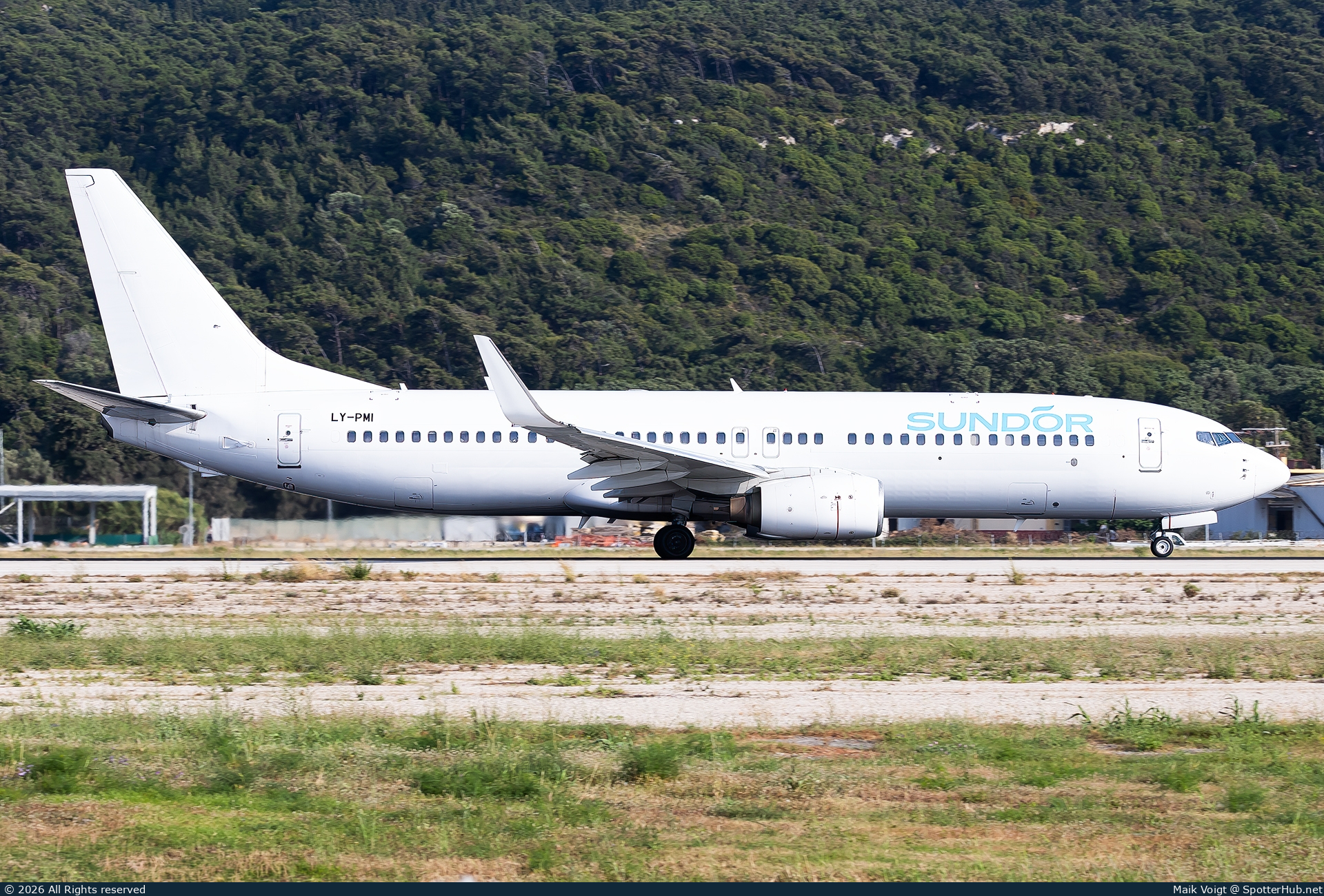 Photo of LY-PMI - Boeing 737-8Q8 operated by Sun d'Or (opb KlasJet)