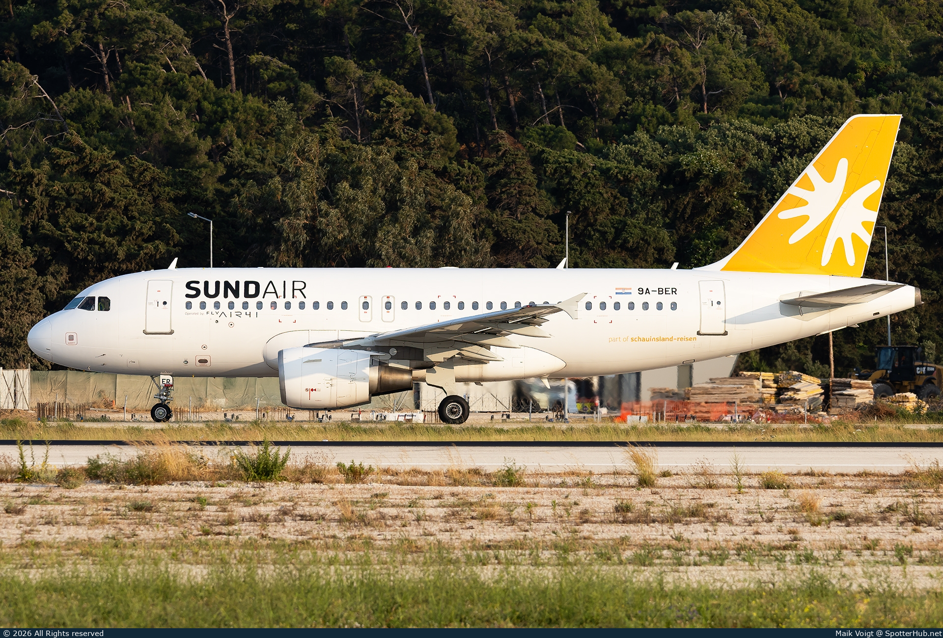 Photo of 9A-BER - Airbus A319-112 operated by Sundair (opb Fly Air41 Airways)