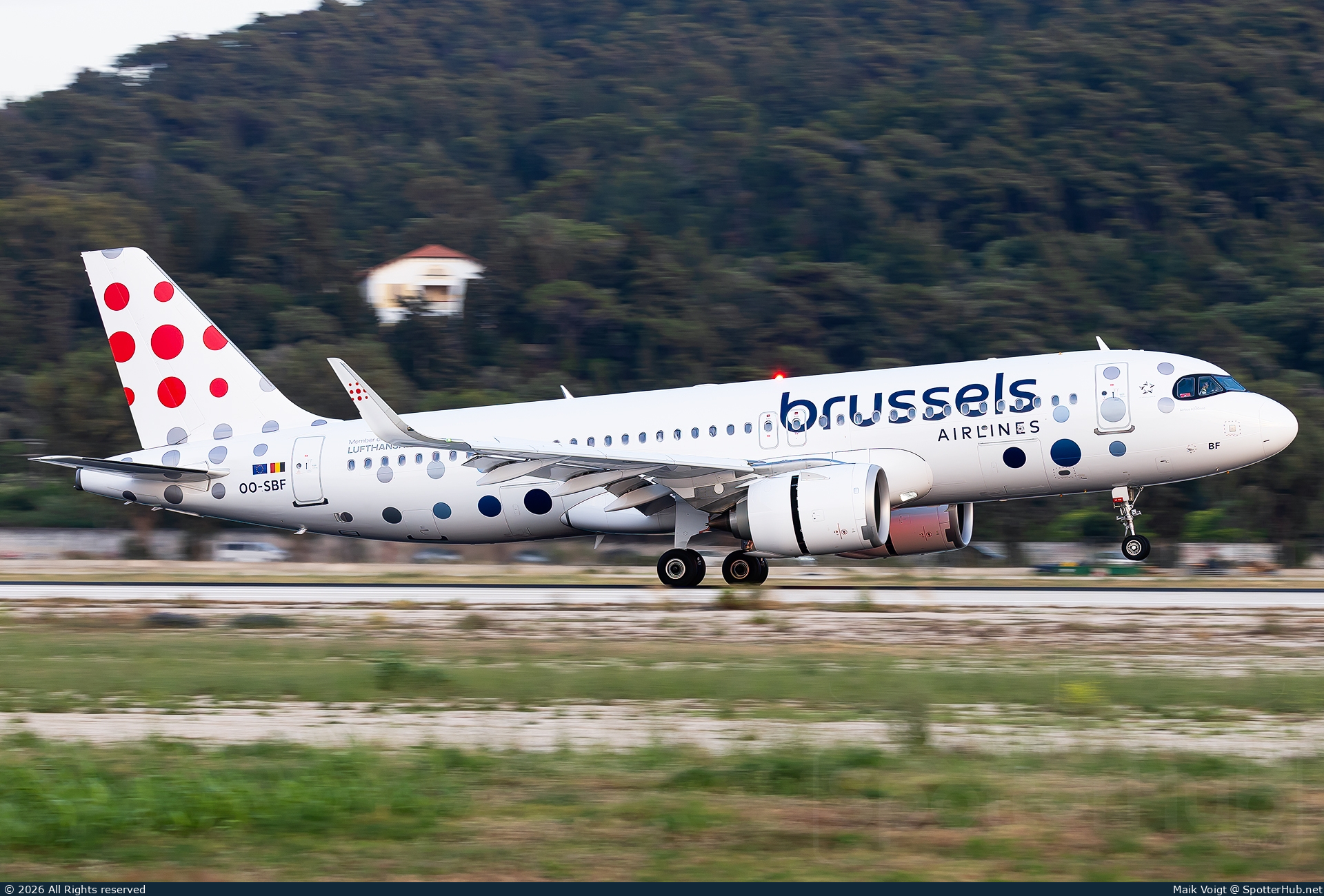 Photo of OO-SBF - Airbus A320-251N operated by Brussels Airlines
