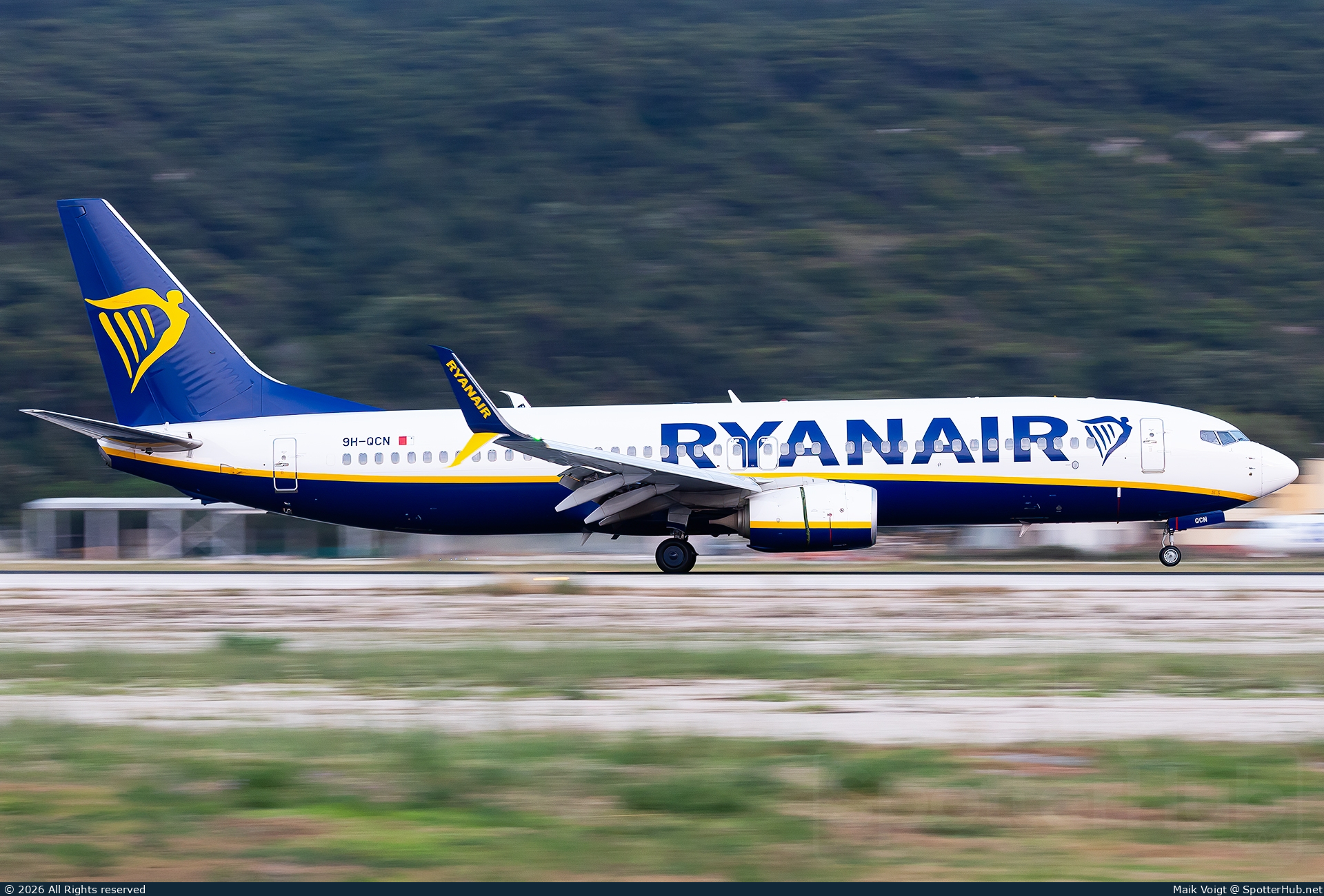 Photo of 9H-QCN - Boeing 737-8AS operated by Ryanair (opb Malta Air)