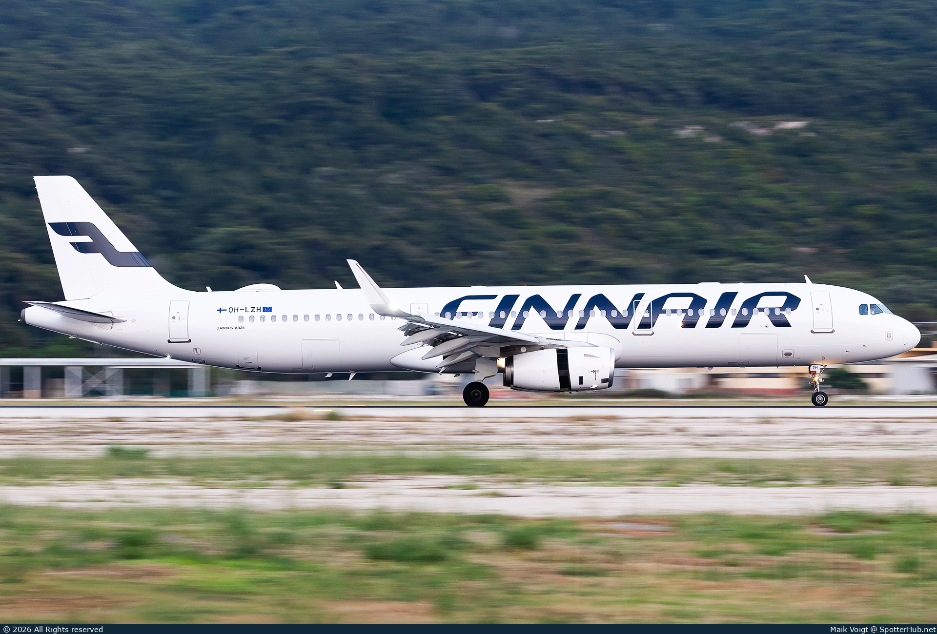 Photo of OH-LZH - Airbus A321-231 operated by Finnair