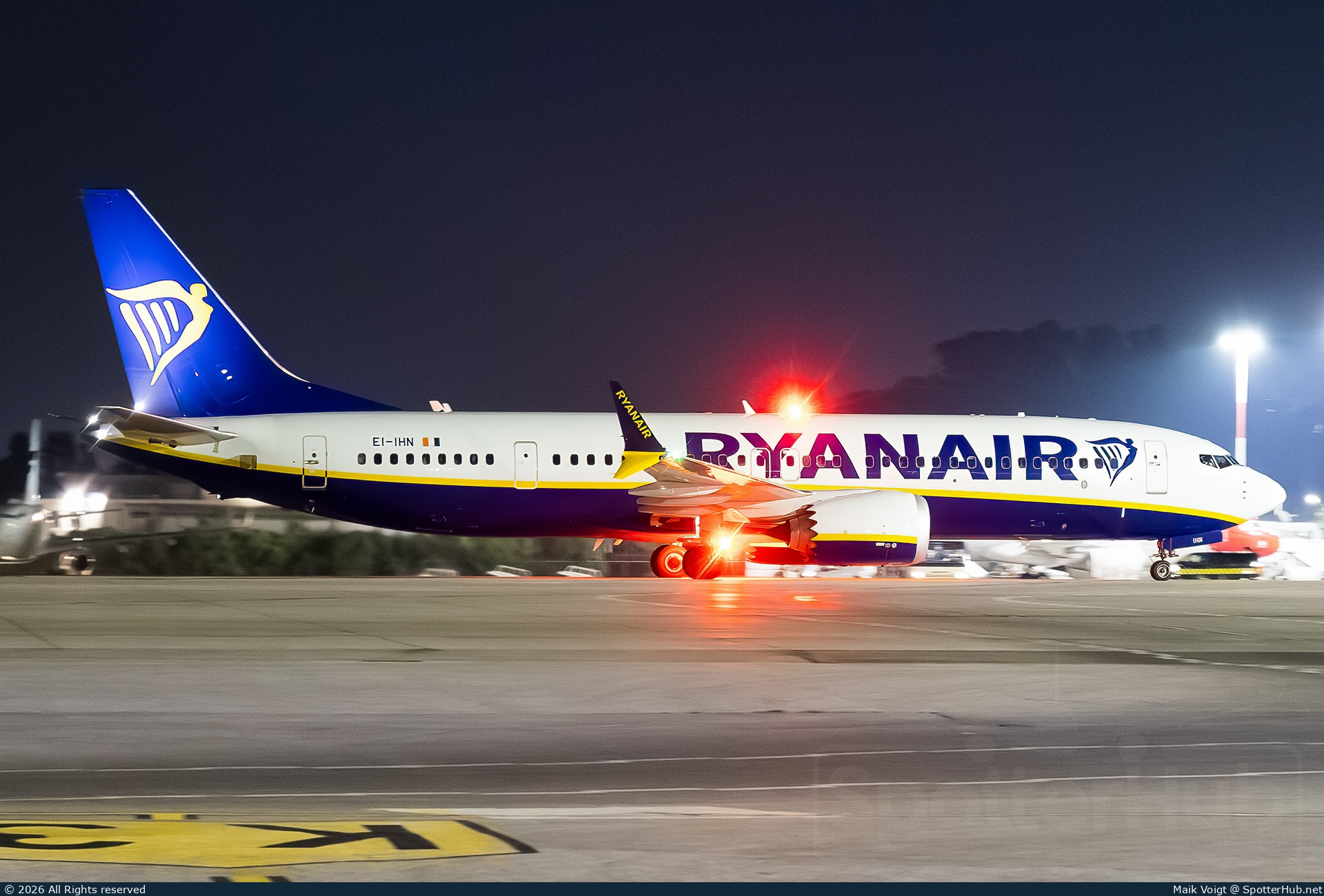 Photo of EI-IHN - Boeing 737 MAX 8-200 operated by Ryanair