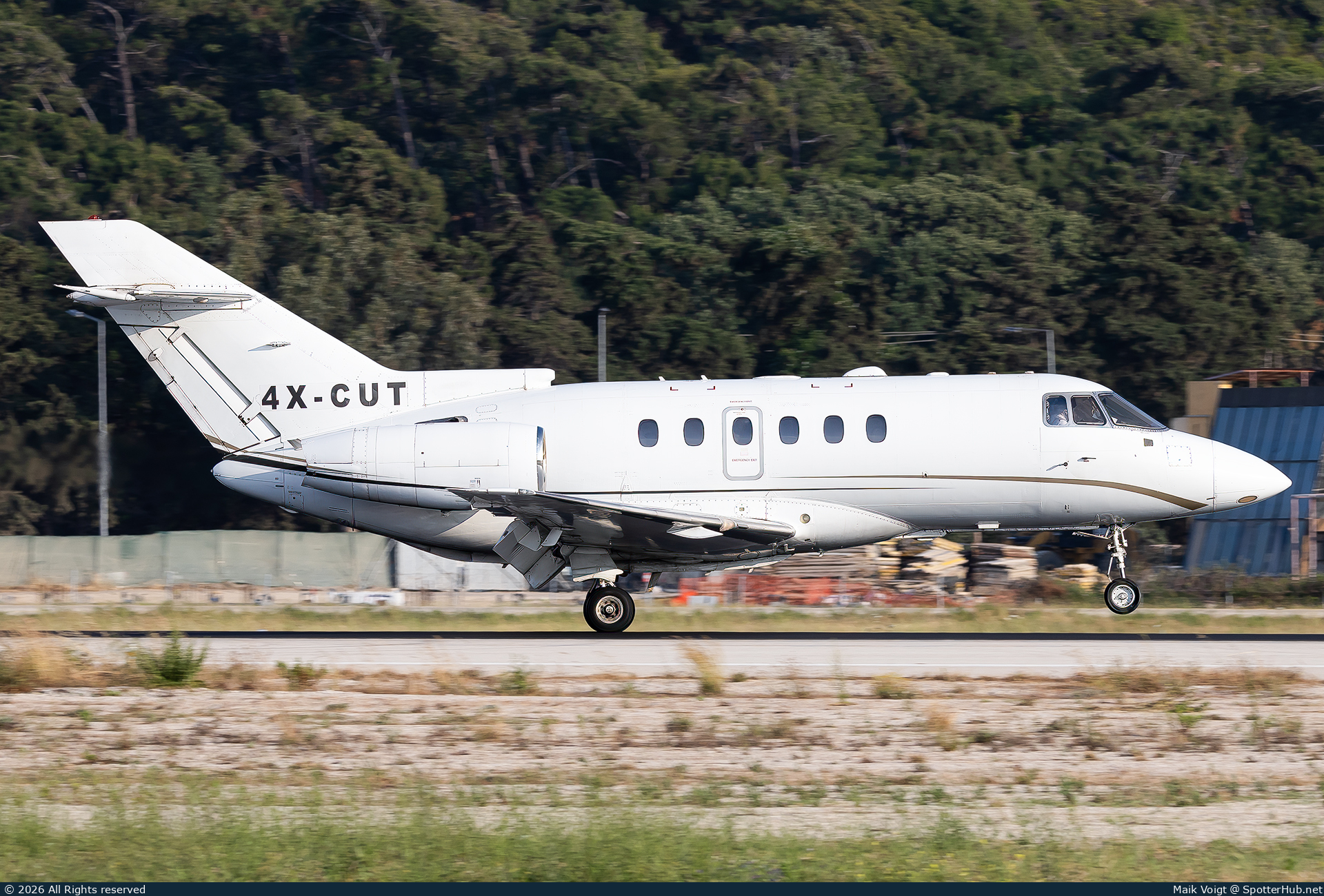 Photo of 4X-CUT - Hawker Beechcraft 800XP operated by Arrow Aviation