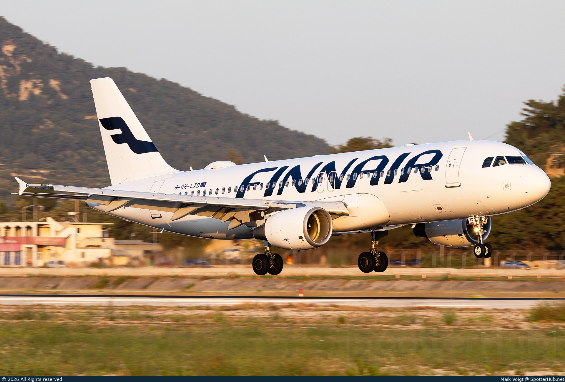 Photo of OH-LXD - Airbus A320-214 operated by Finnair