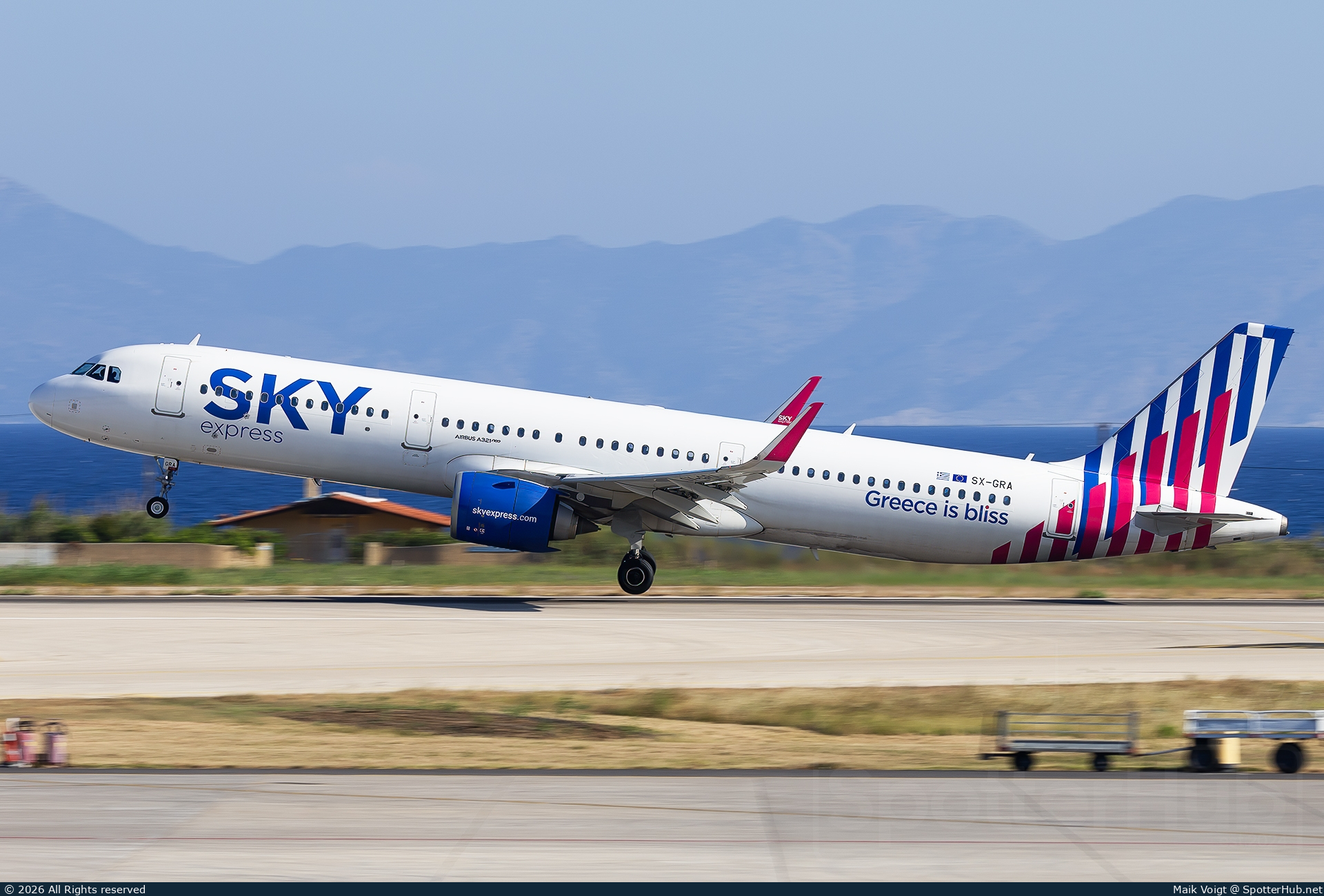Photo of SX-GRA - Airbus A321-251N operated by Sky Express