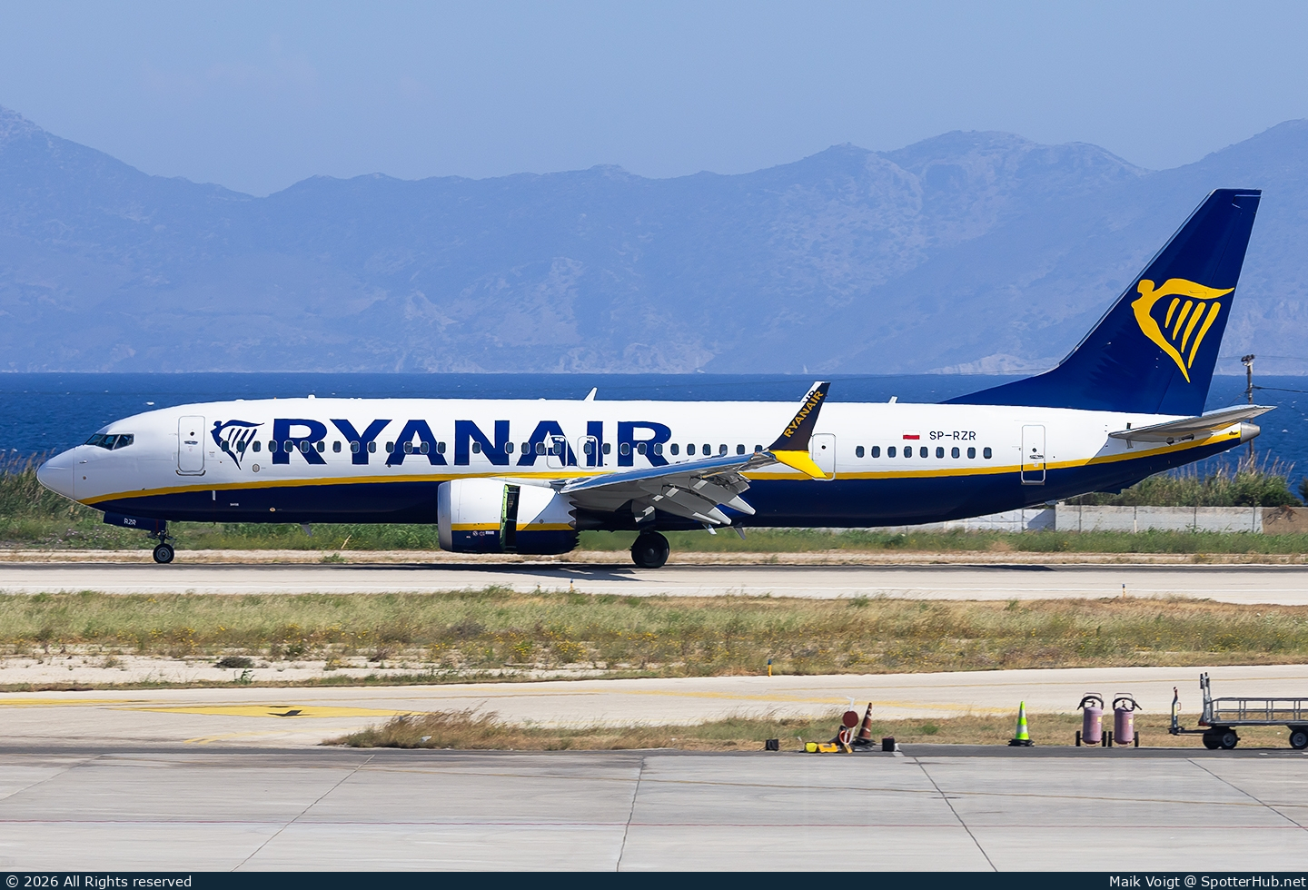Photo of SP-RZR - Boeing 737 MAX 8-200 operated by Ryanair (opb Buzz)