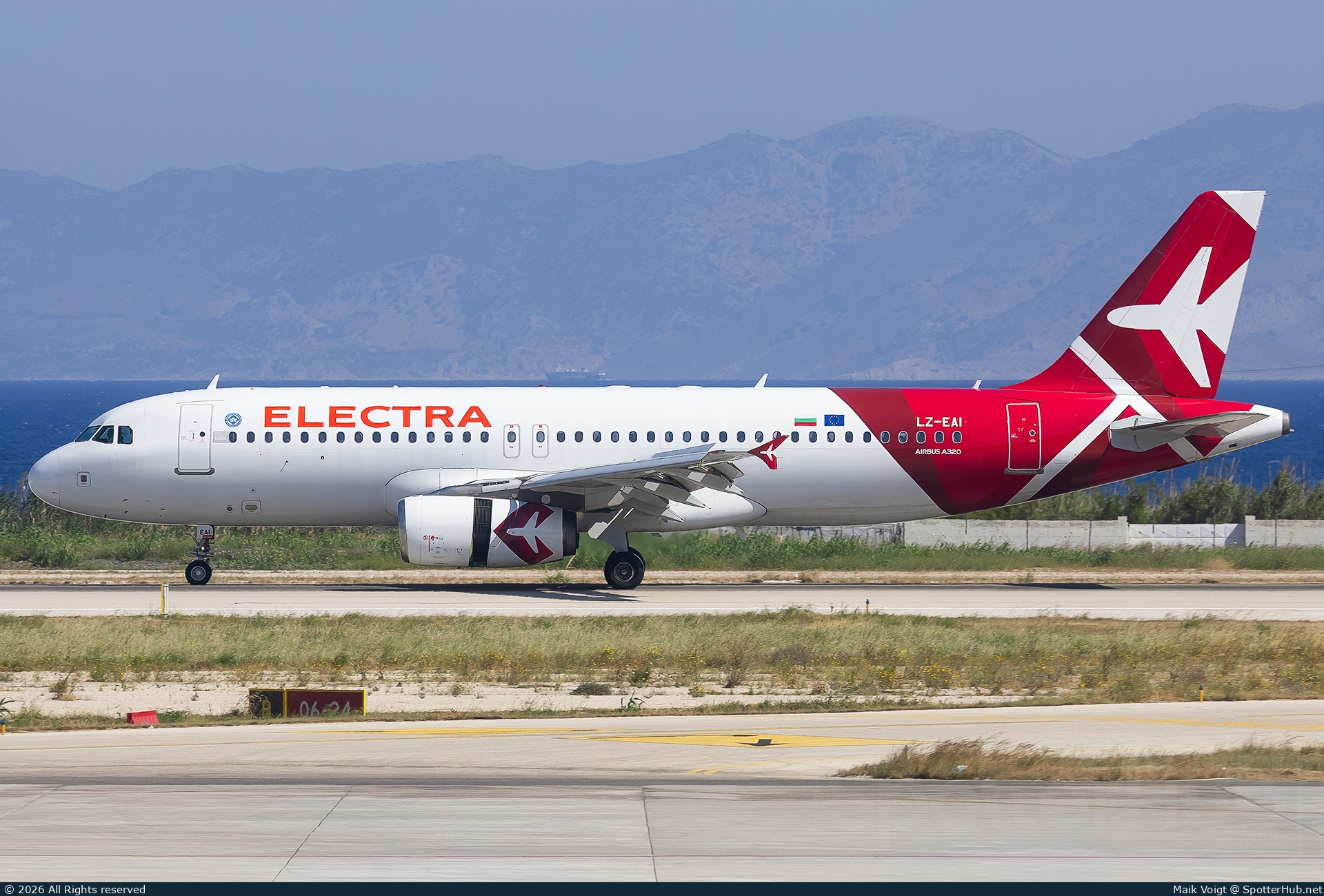 Photo of LZ-EAI - Airbus A320-232 operated by Electra Airways