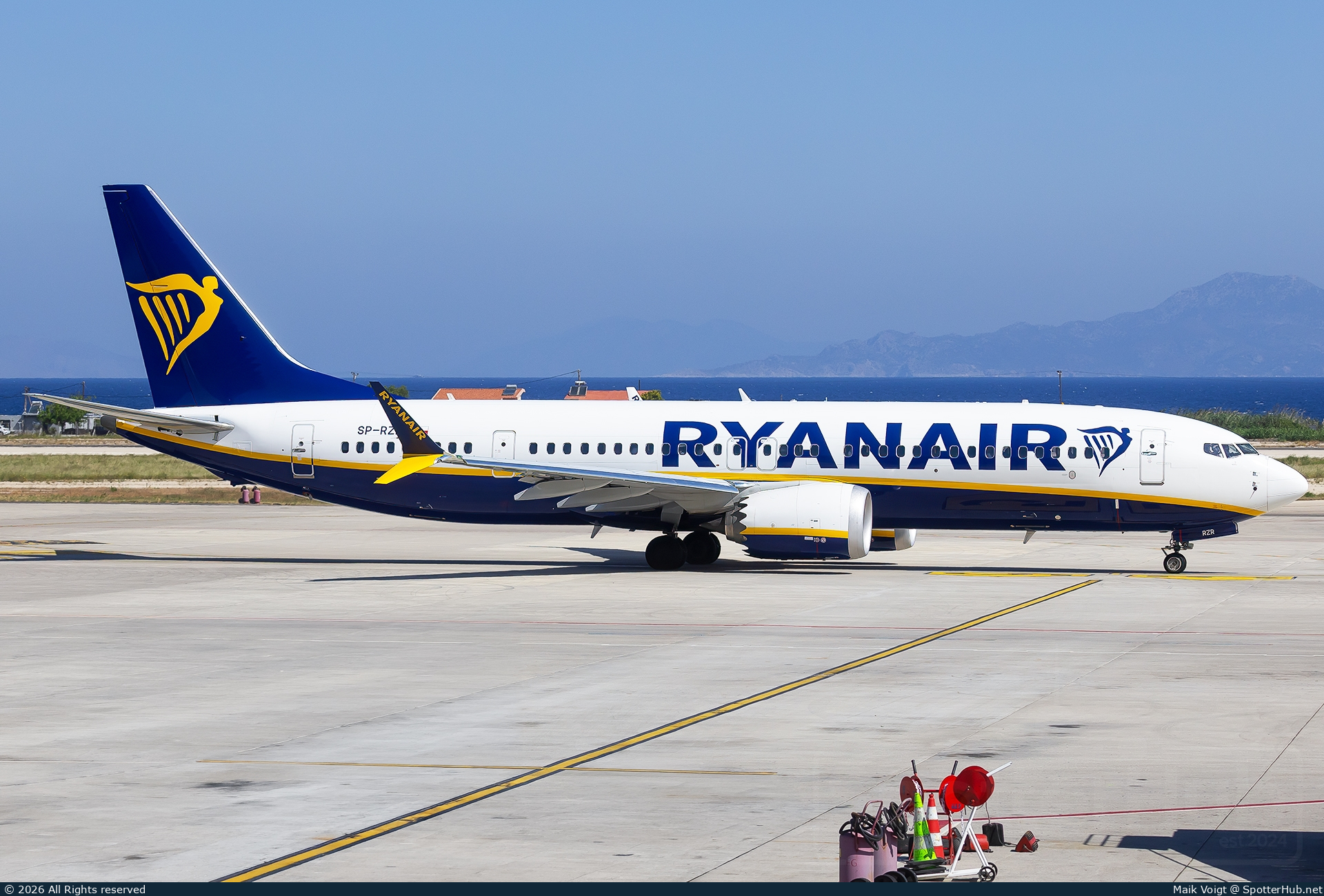 Photo of SP-RZR - Boeing 737 MAX 8-200 operated by Ryanair (opb Buzz)