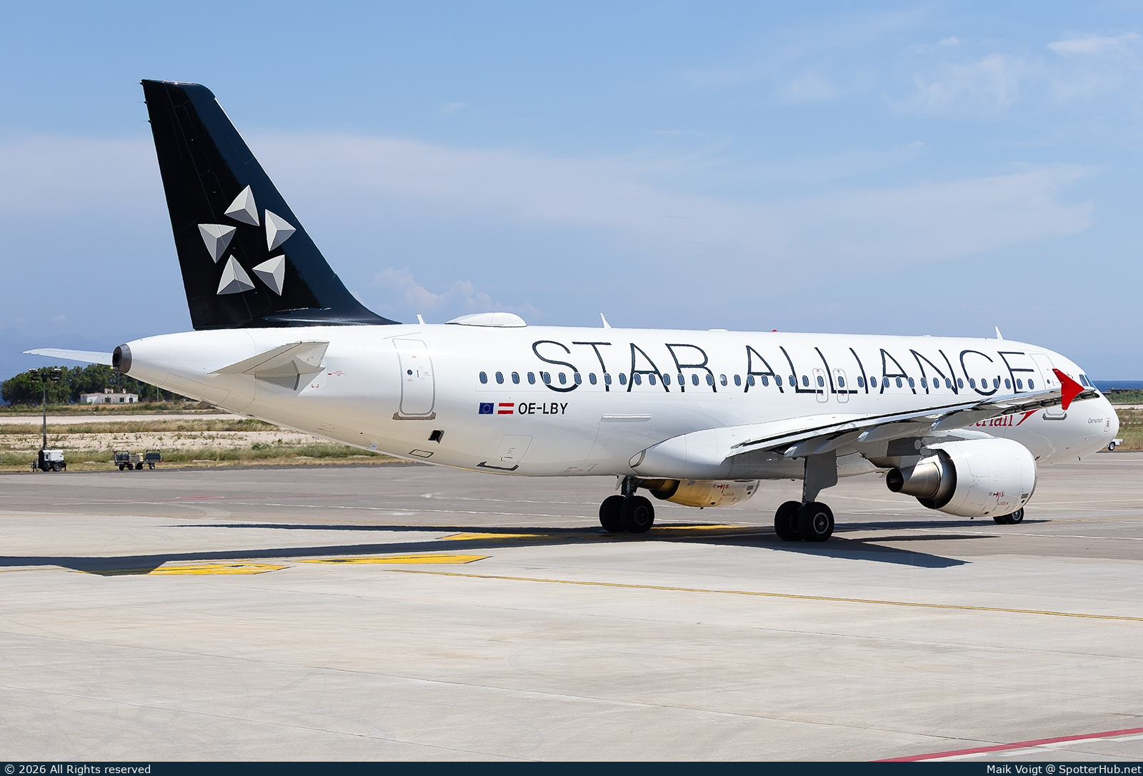 Photo of OE-LBY - Airbus A320-214 operated by Austrian Airlines