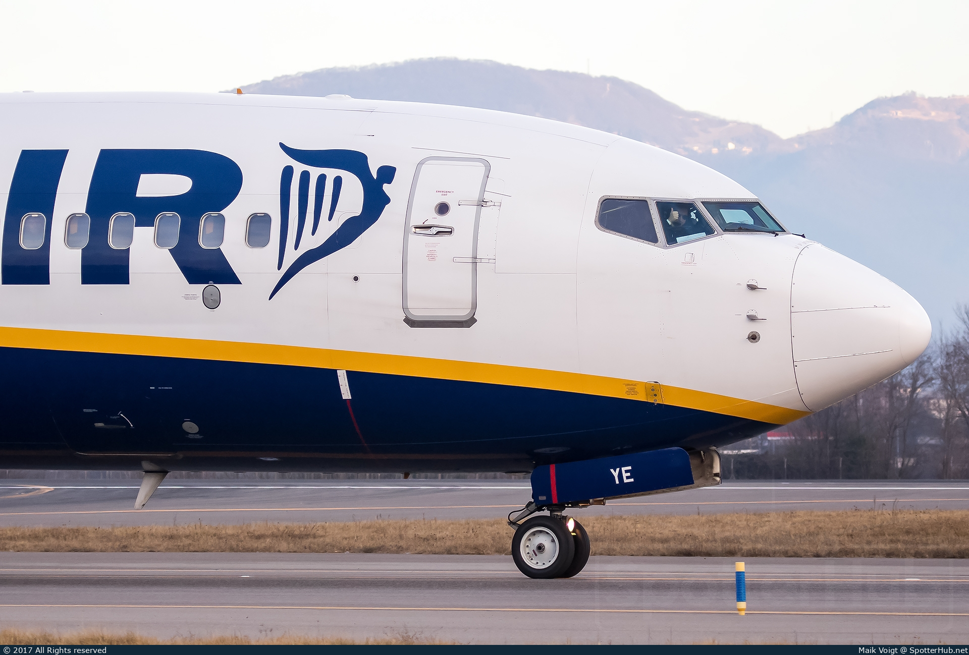 Photo of EI-DYE - Boeing 737-8AS operated by Ryanair