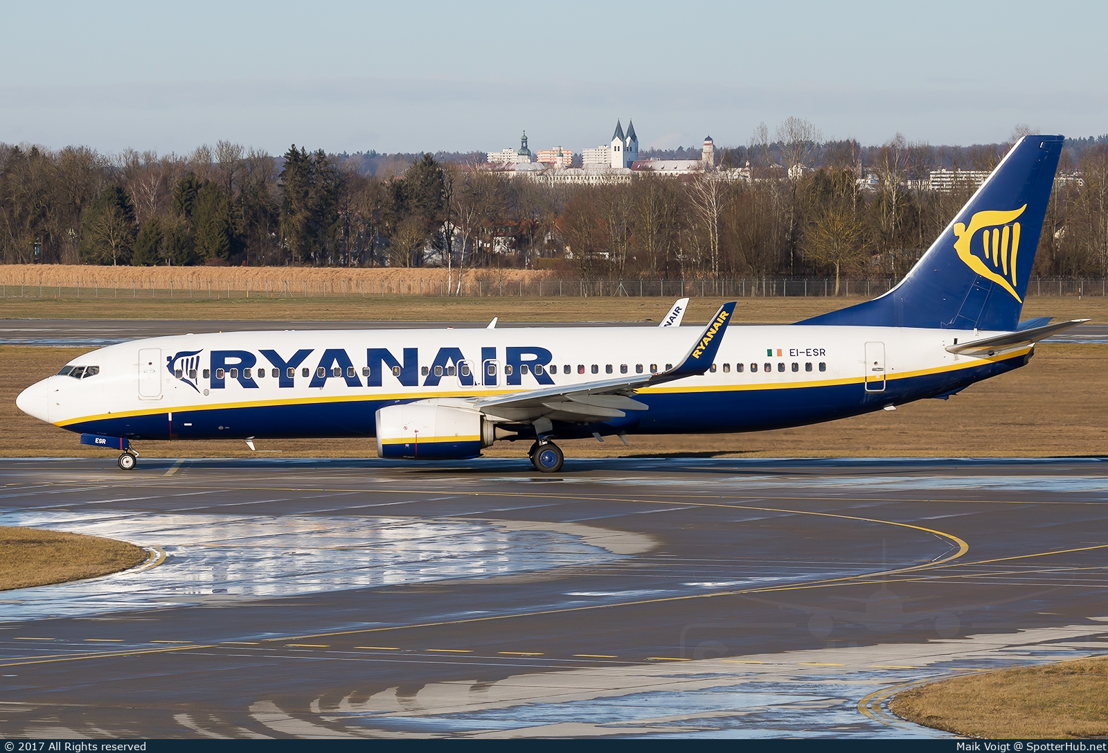 Photo of EI-ESR - Boeing 737-8AS operated by Ryanair