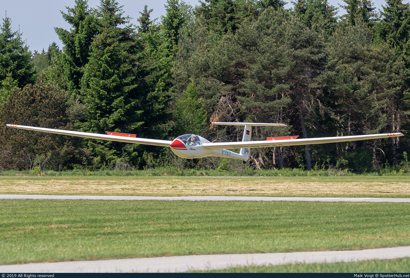 Photo of D-7511 - Grob G102 Astir CS Jeans operated by Private