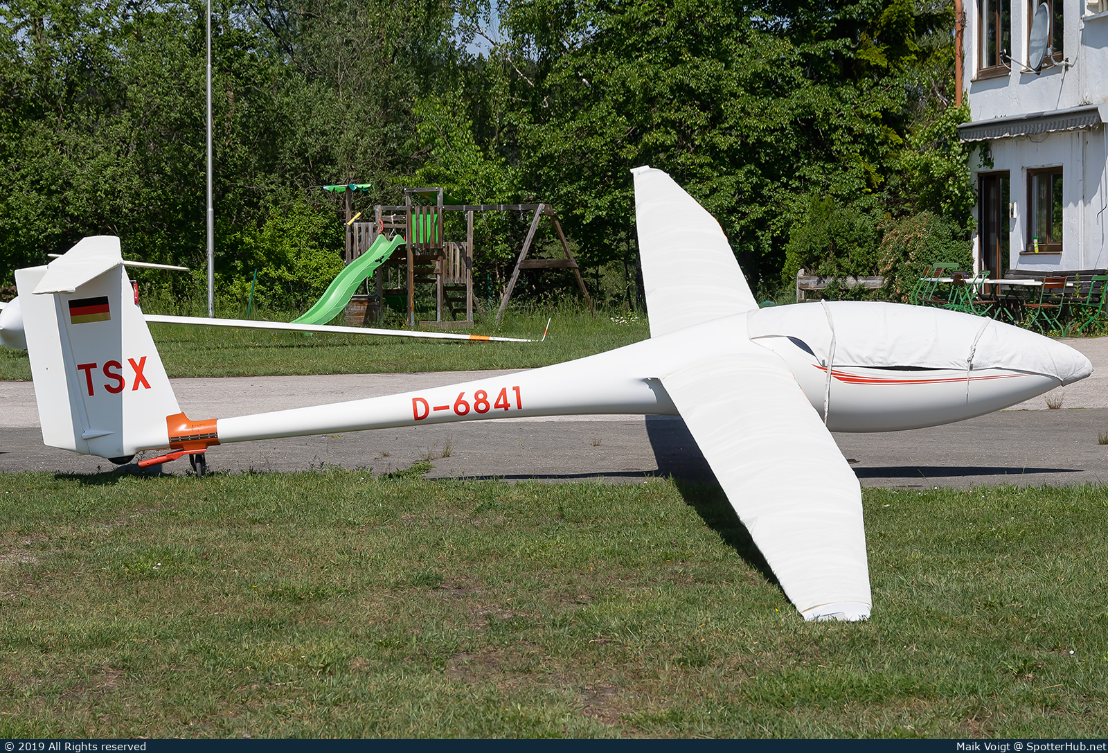 Photo of D-6841 - Schleicher ASW 27 operated by Bayerischer Luftfahrtverein München