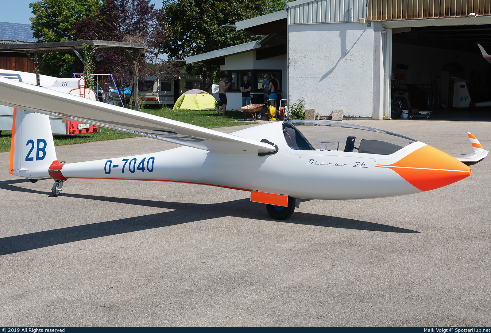 Photo of D-7040 - Schempp-Hirth Discus 2b operated by Segelfluggruppe Isartal