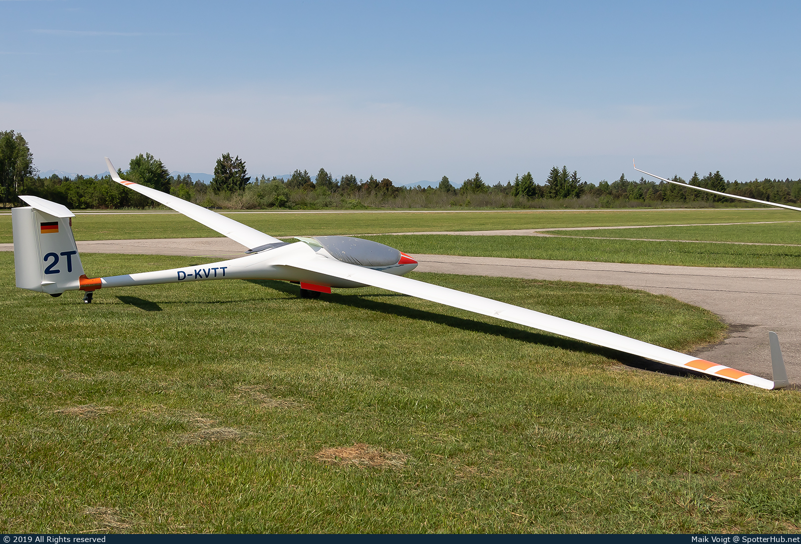 Photo of D-KVTT - Schleicher ASG 29E operated by Private