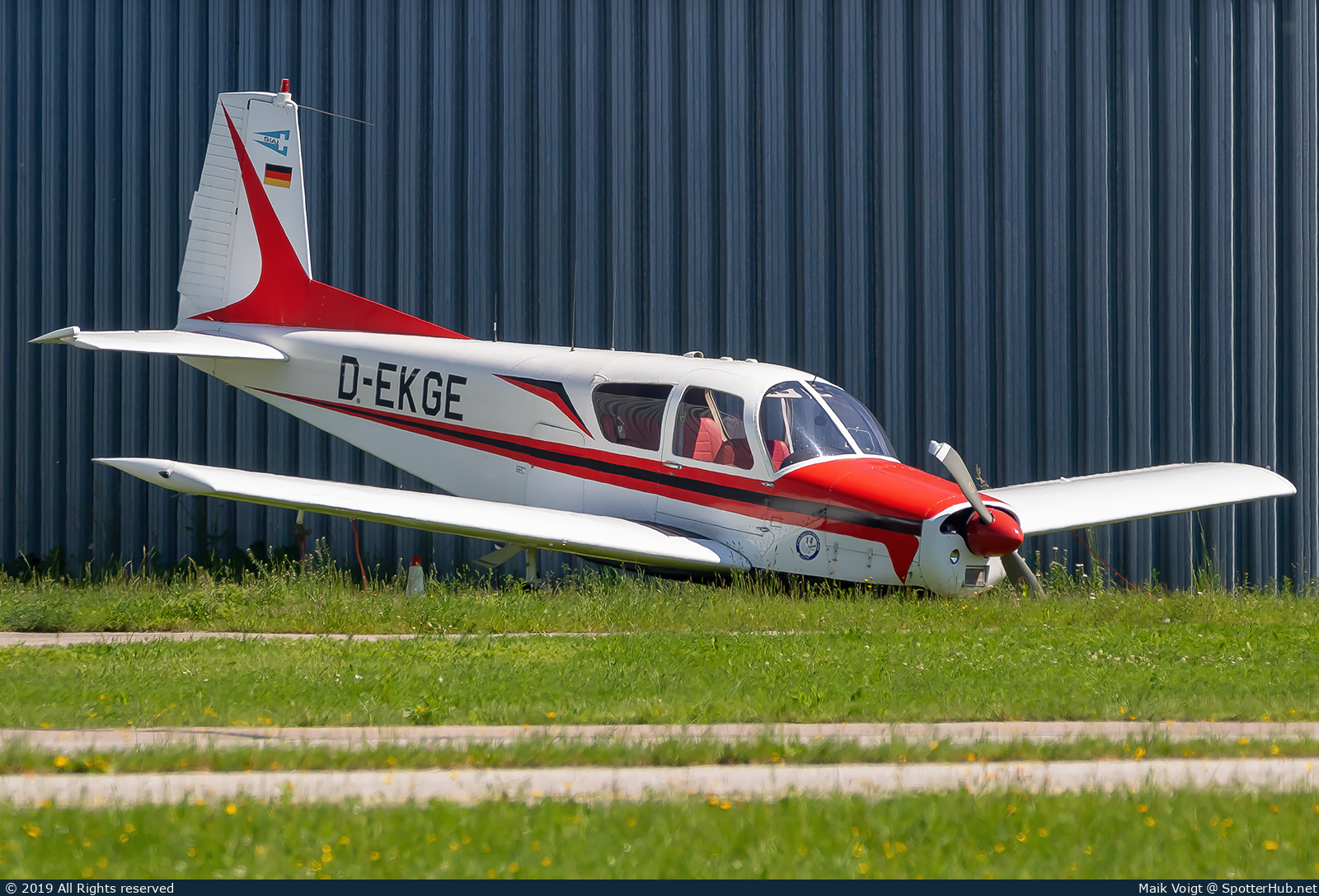 Photo of D-EKGE - SIAI-Marchetti S.205-18R operated by Private