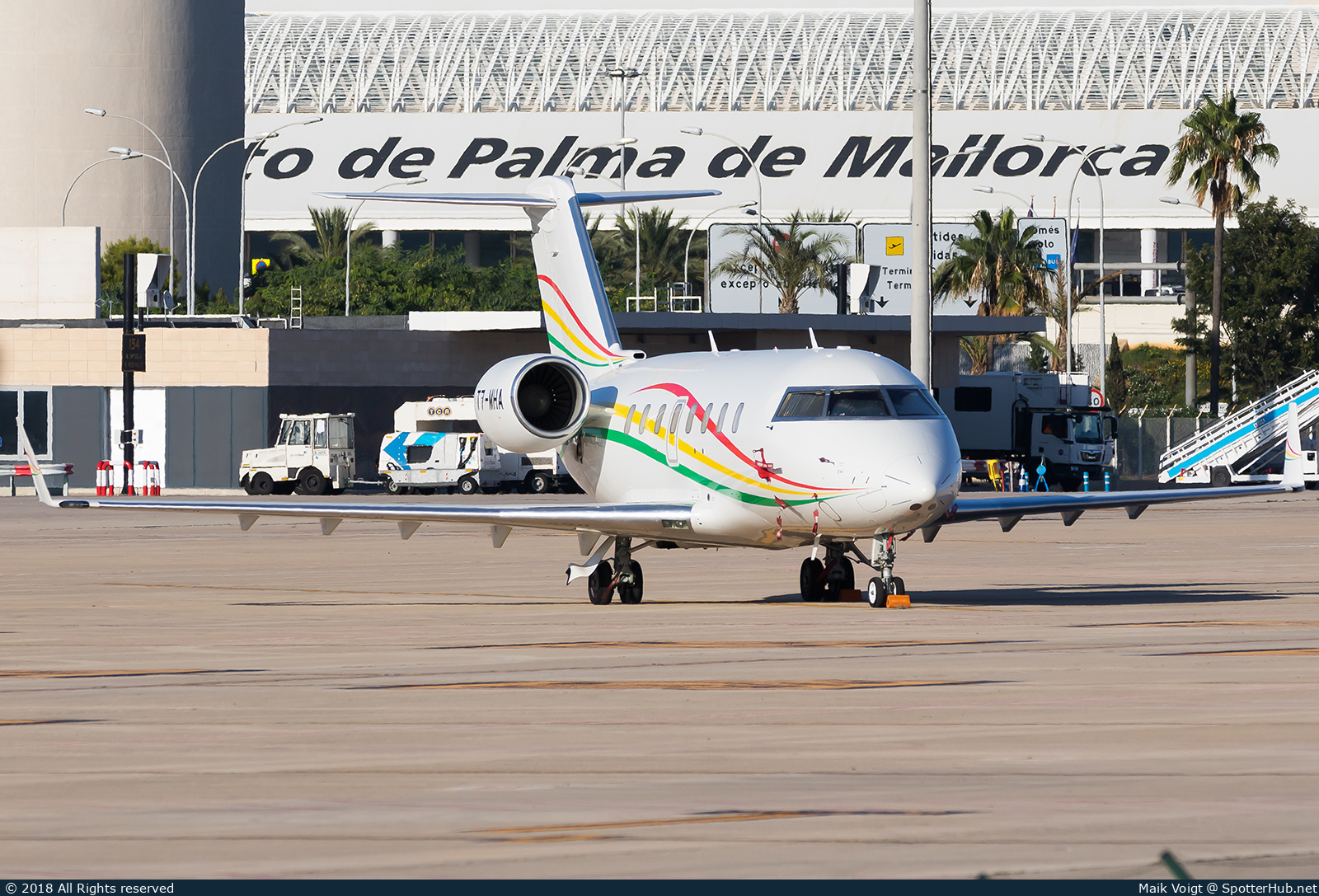 Photo of T7-MHA - Bombardier Challenger 605 operated by ExecuJet Middle East