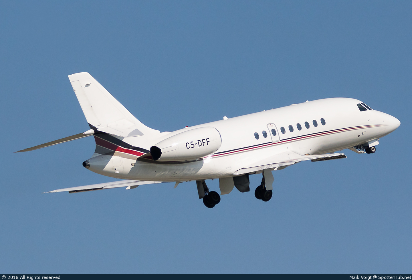 Photo of CS-DFF - Dassault Falcon 2000EX operated by NetJets Europe