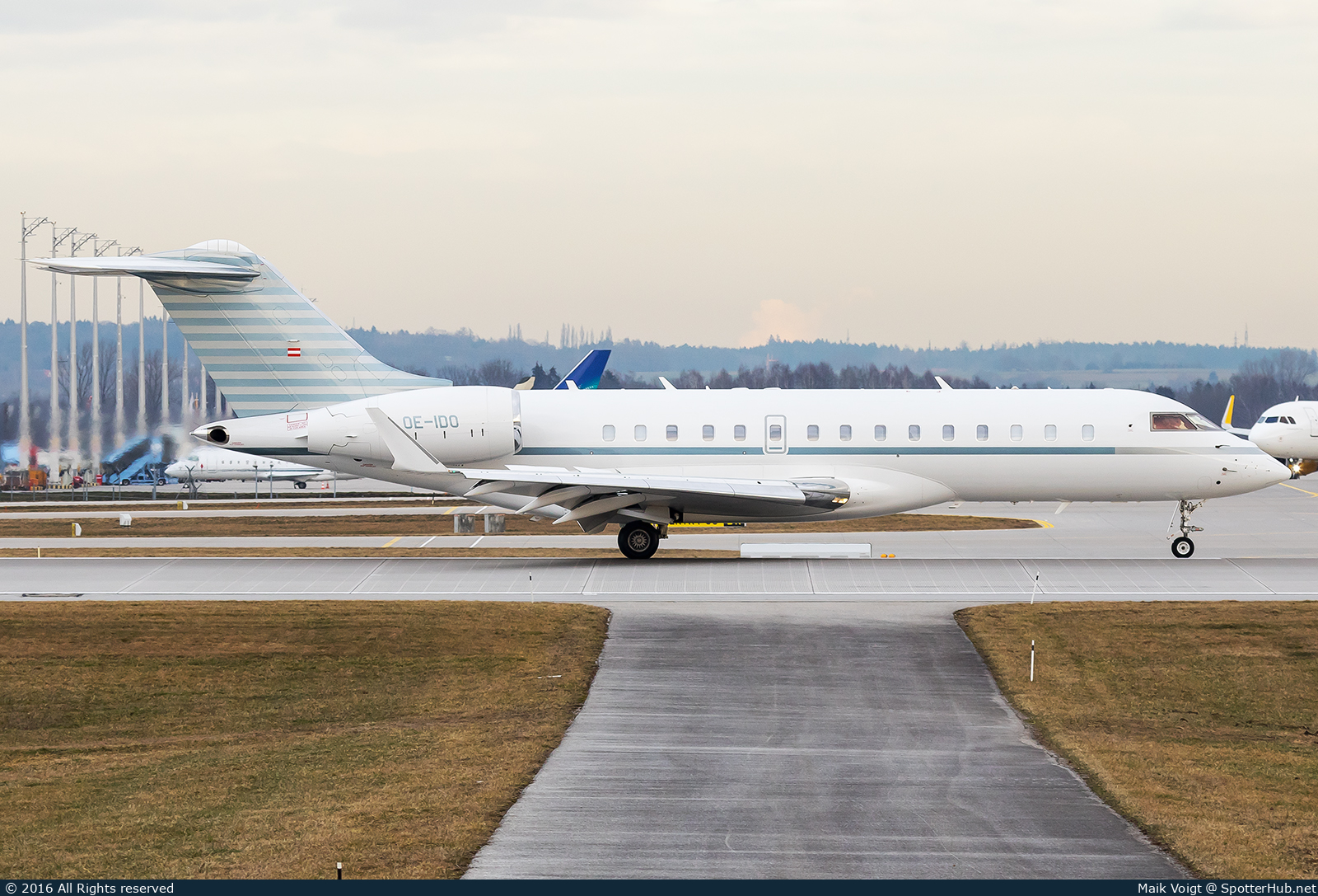 Photo of OE-IDO - Bombardier Global Express XRS operated by Global Jet Austria