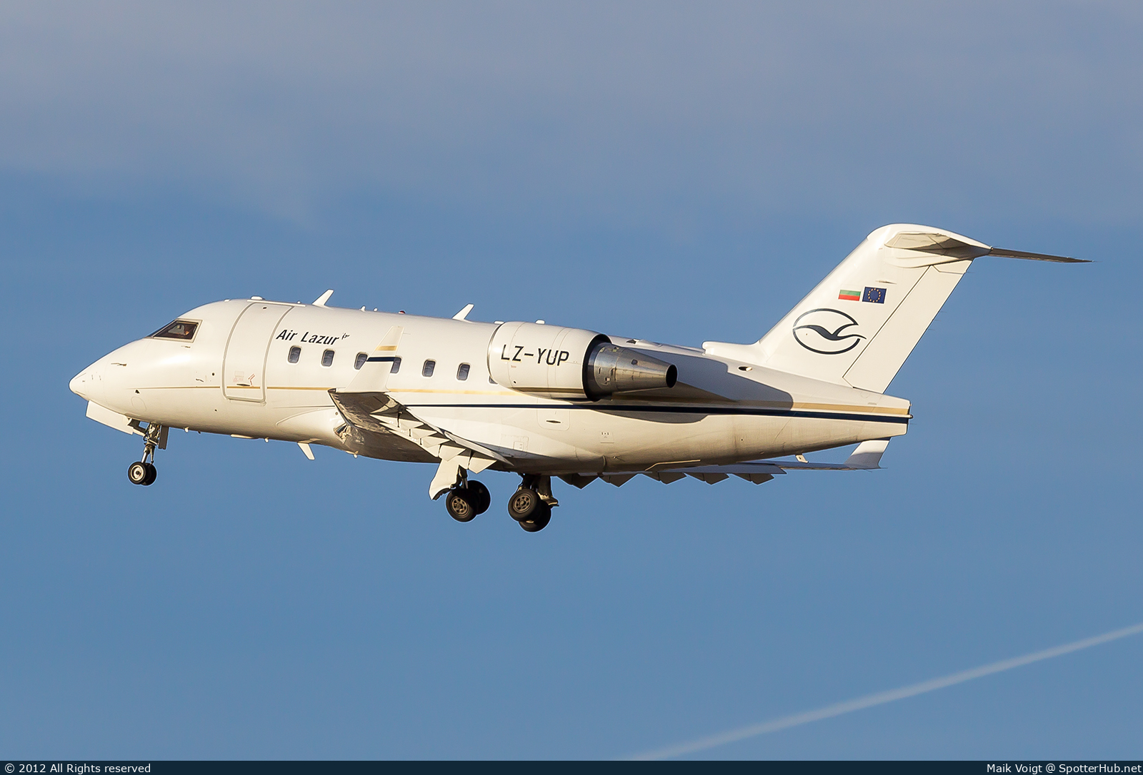 Photo of LZ-YUP - Bombardier Challenger 604 operated by Air Lazur
