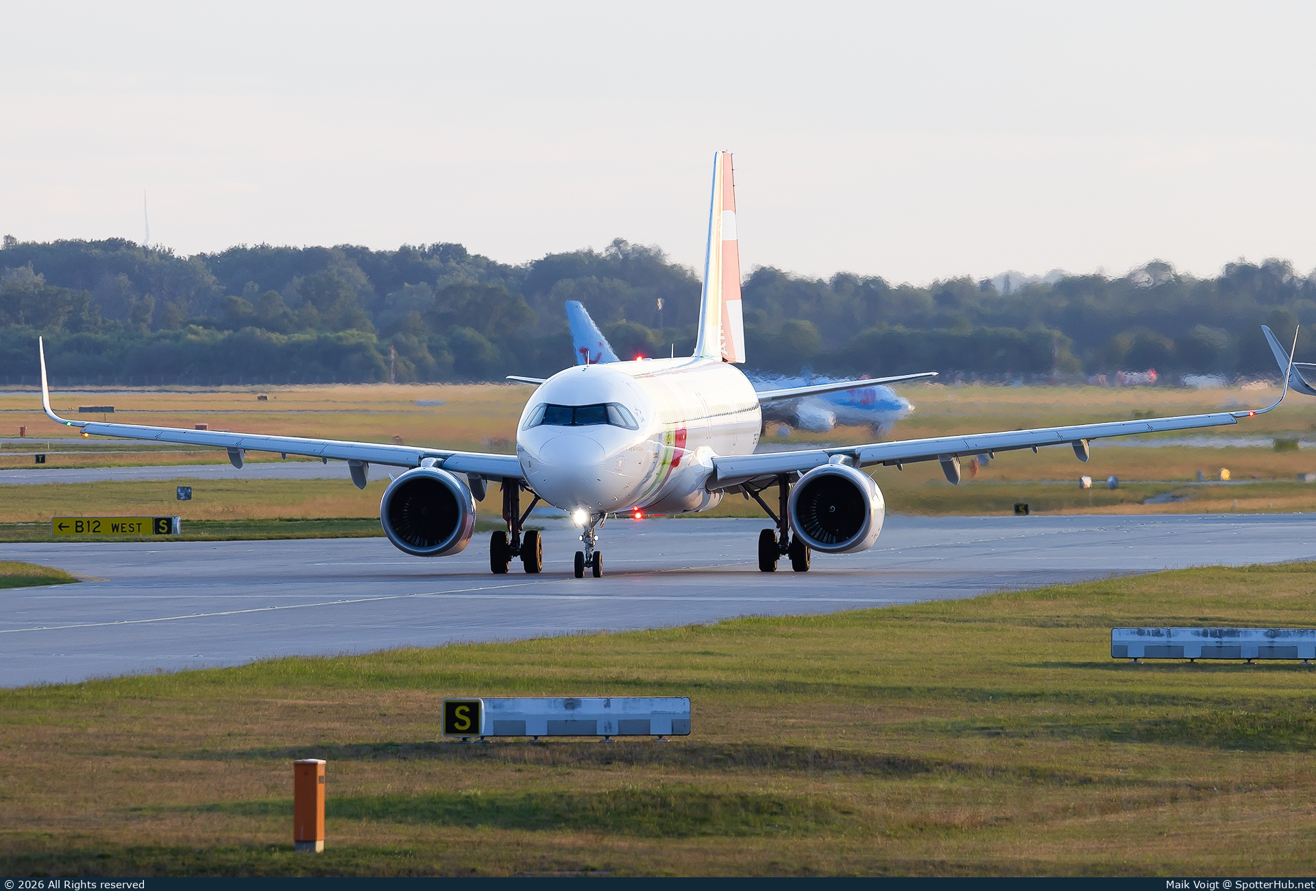 Photo of CS-TJO - Airbus A321-251NX operated by TAP Air Portugal