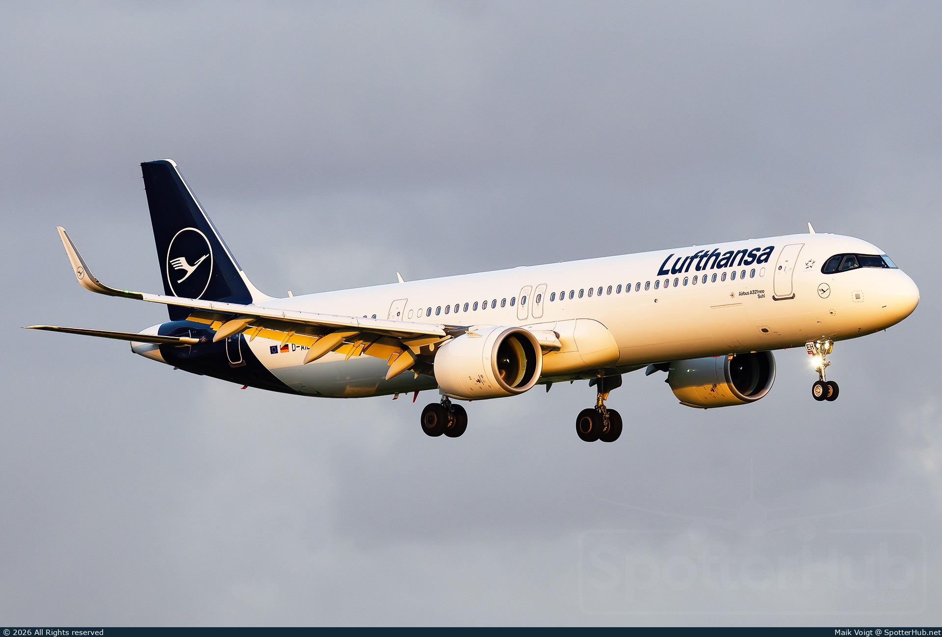Photo of D-AIEH - Airbus A321-271NX operated by Lufthansa