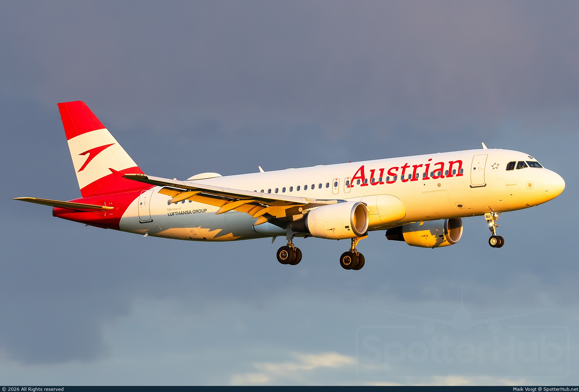 Photo of OE-LBU - Airbus A320-214 operated by Austrian Airlines