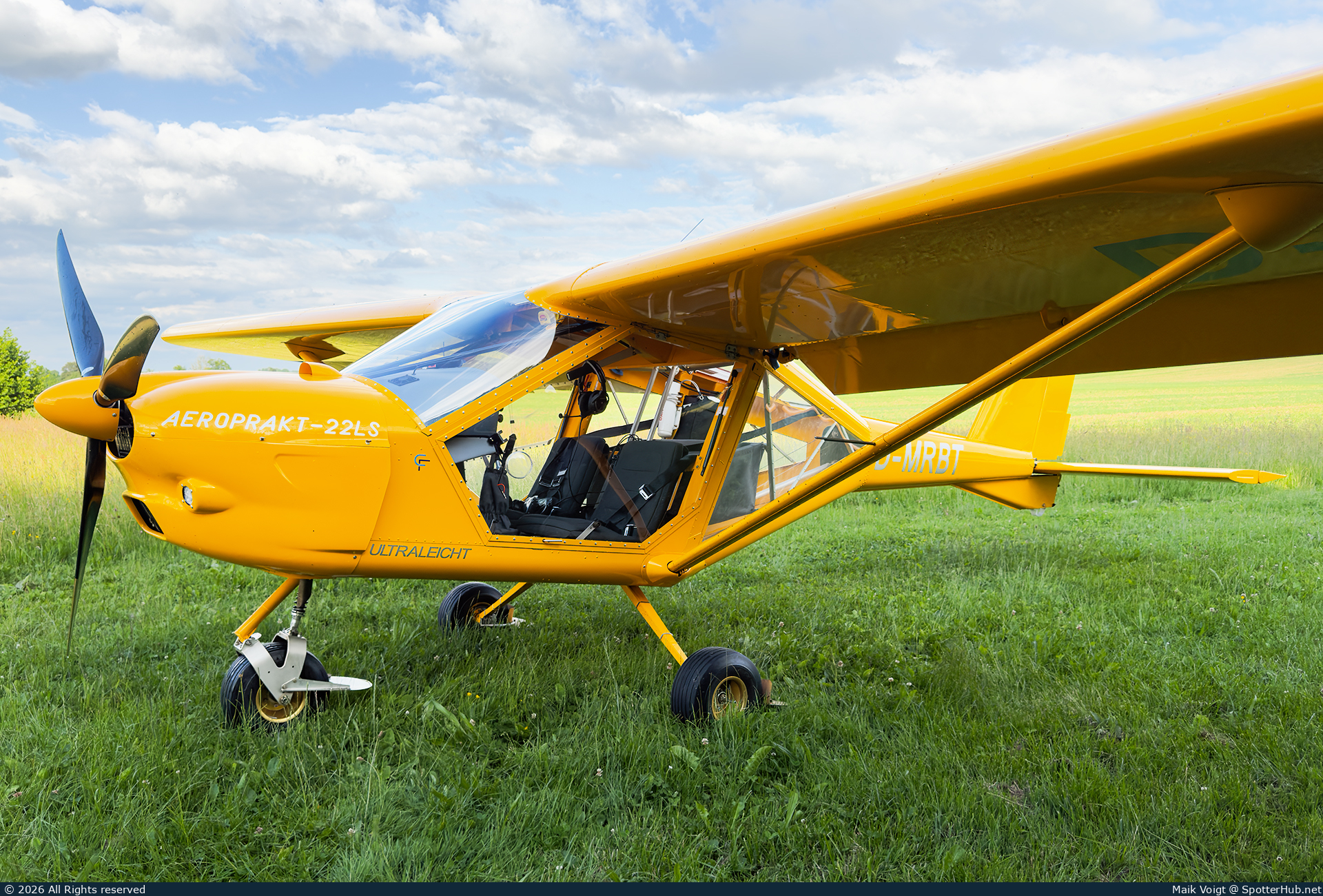 Photo of D-MRBT - Aeroprakt A-22LS operated by Private