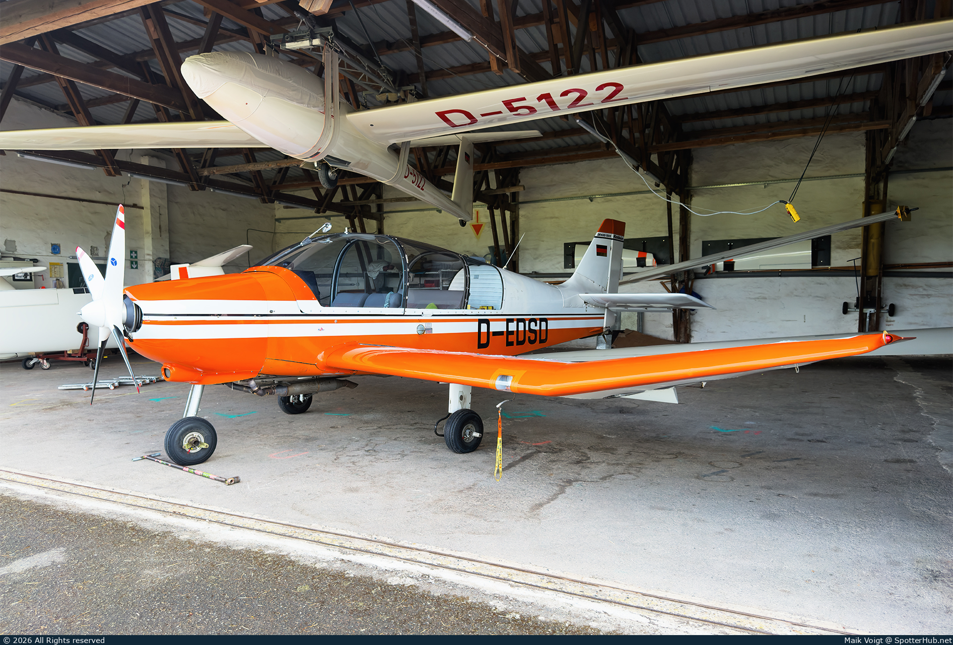 Photo of D-EDSD - Robin DR400/180R Remorqueur at Graner Berg