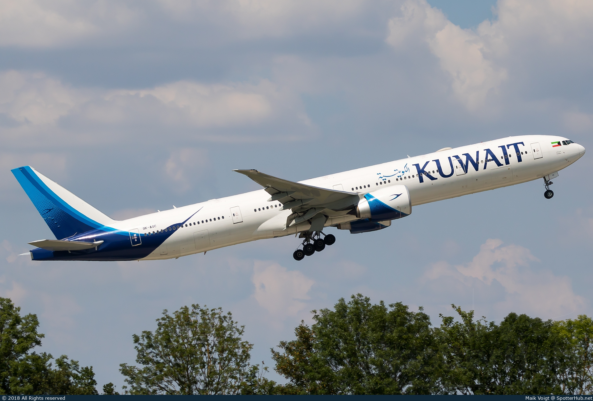 Photo of 9K-AOC - Boeing 777-369(ER) operated by Kuwait Airways