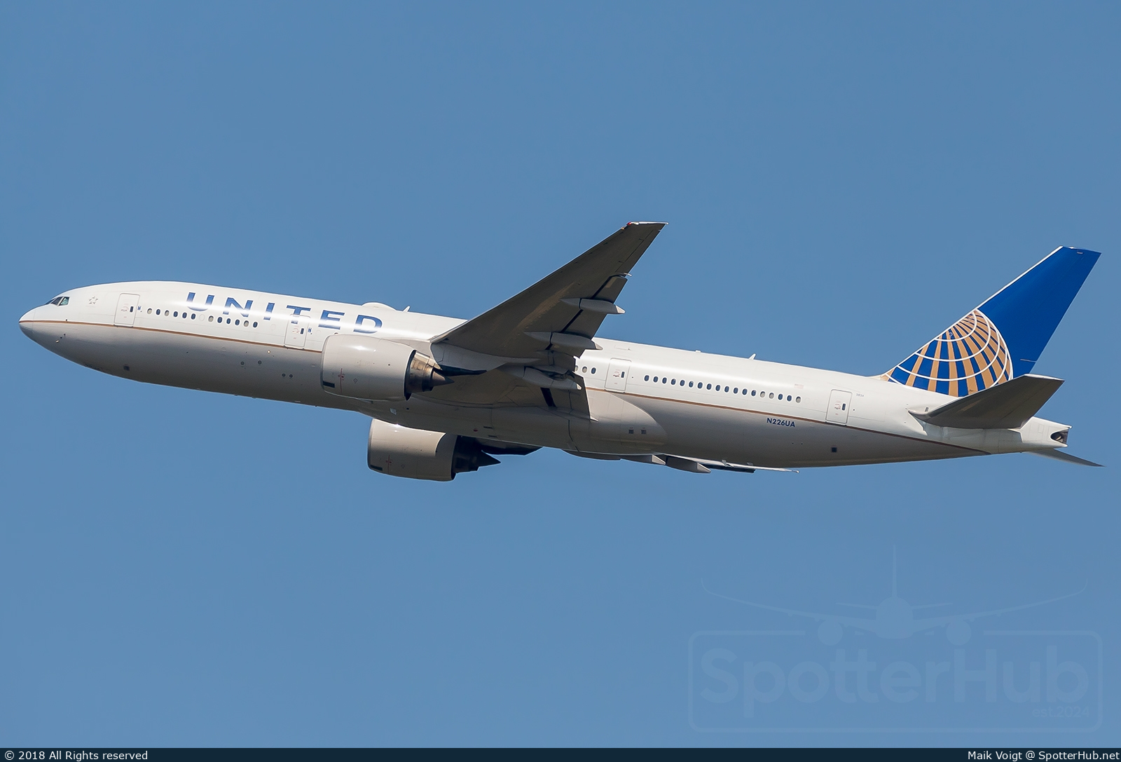 Photo of N226UA - Boeing 777-222(ER) operated by United Airlines