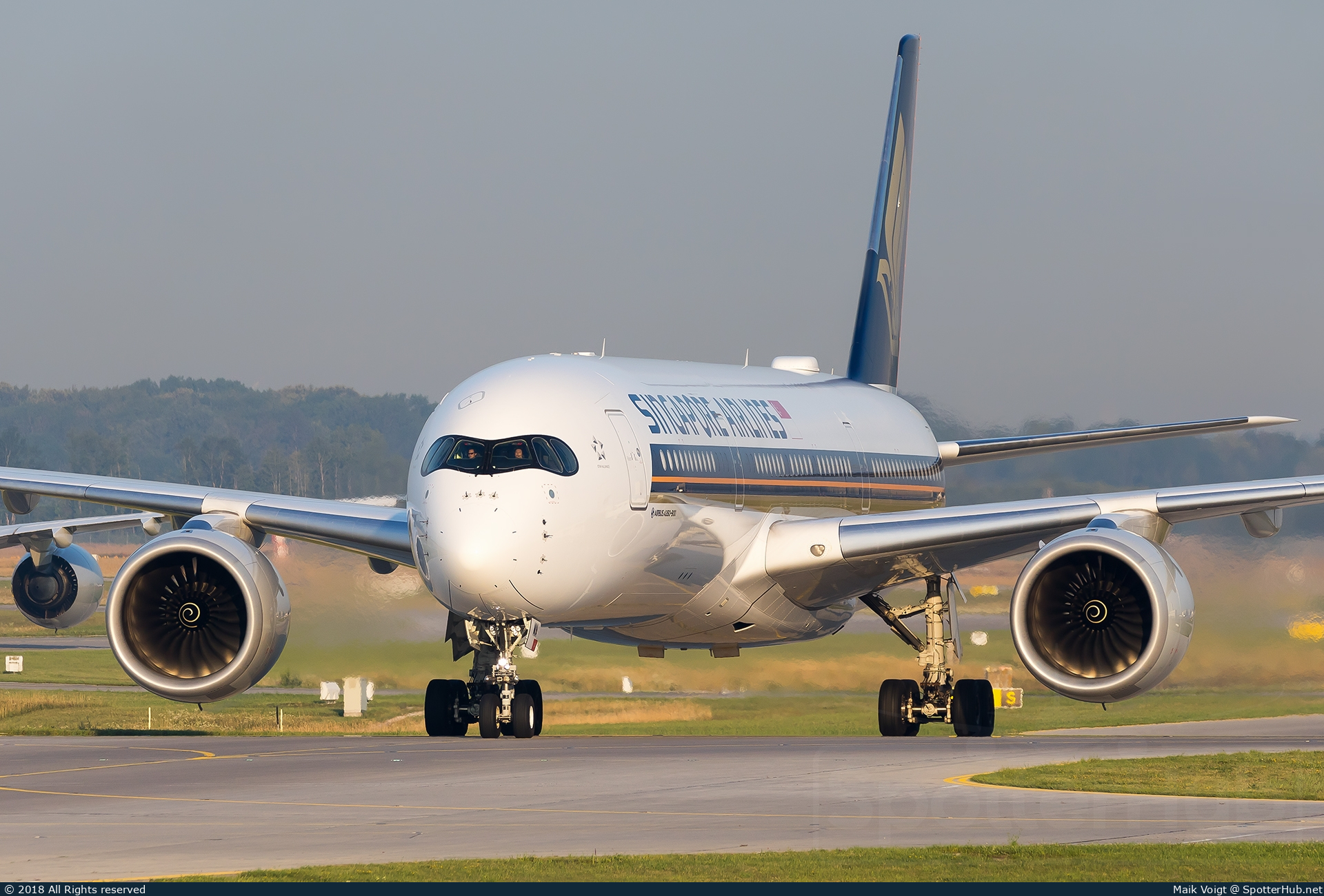 Photo of 9V-SMM - Airbus A350-941 operated by Singapore Airlines