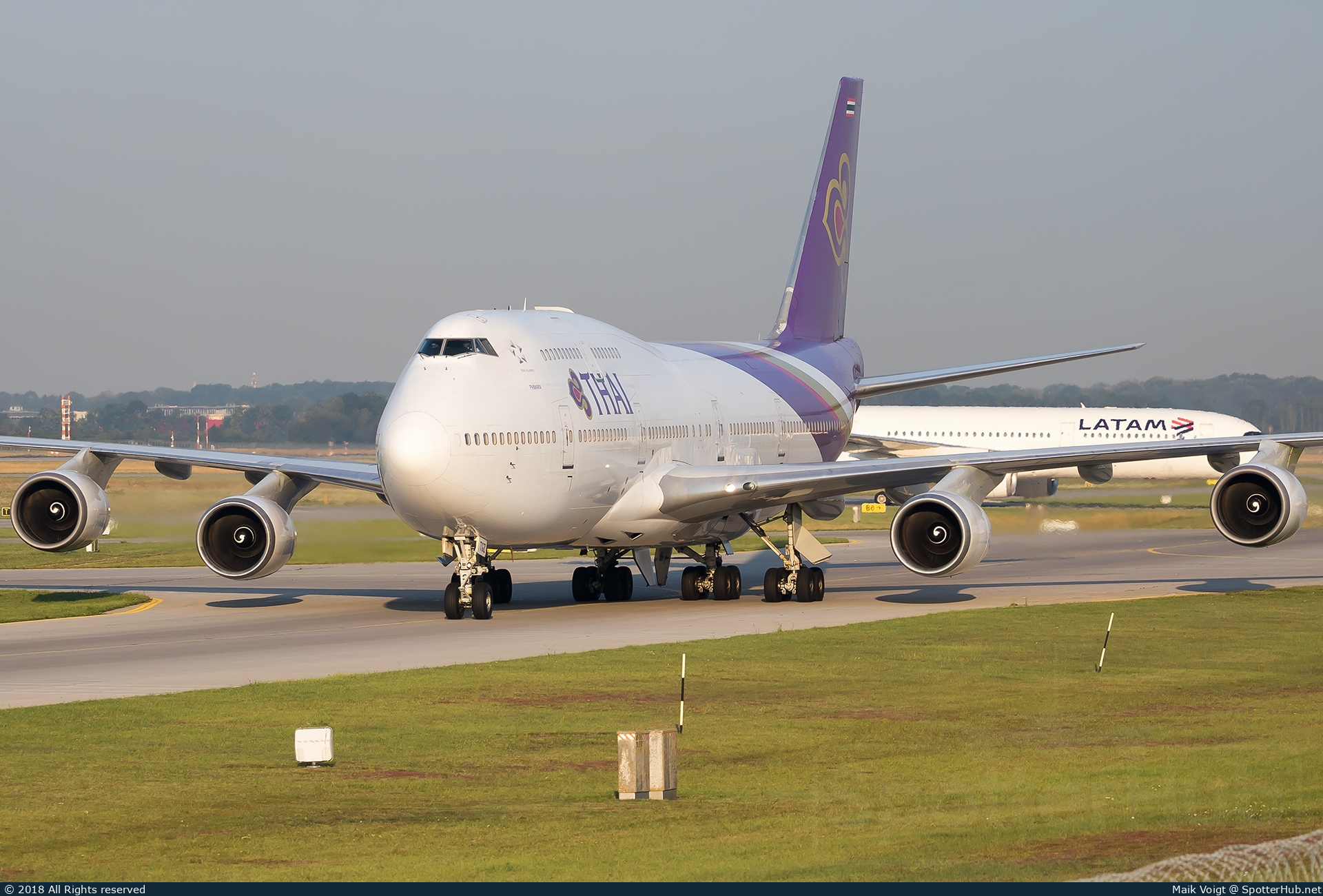 Photo of HS-TGZ - Boeing 747-4D7 operated by Thai Airways International
