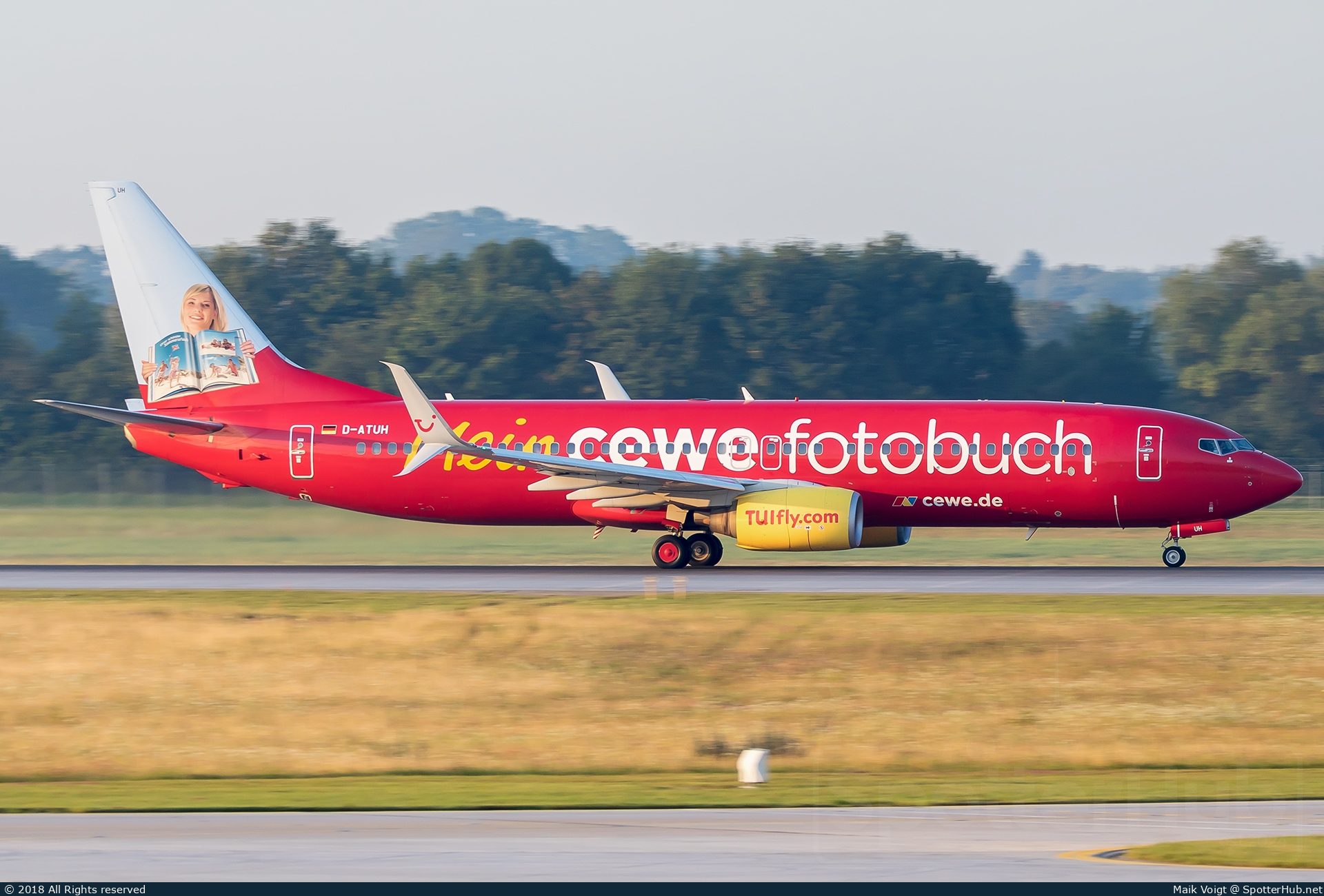 Photo of D-ATUH - Boeing 737-8K5 operated by TUIfly