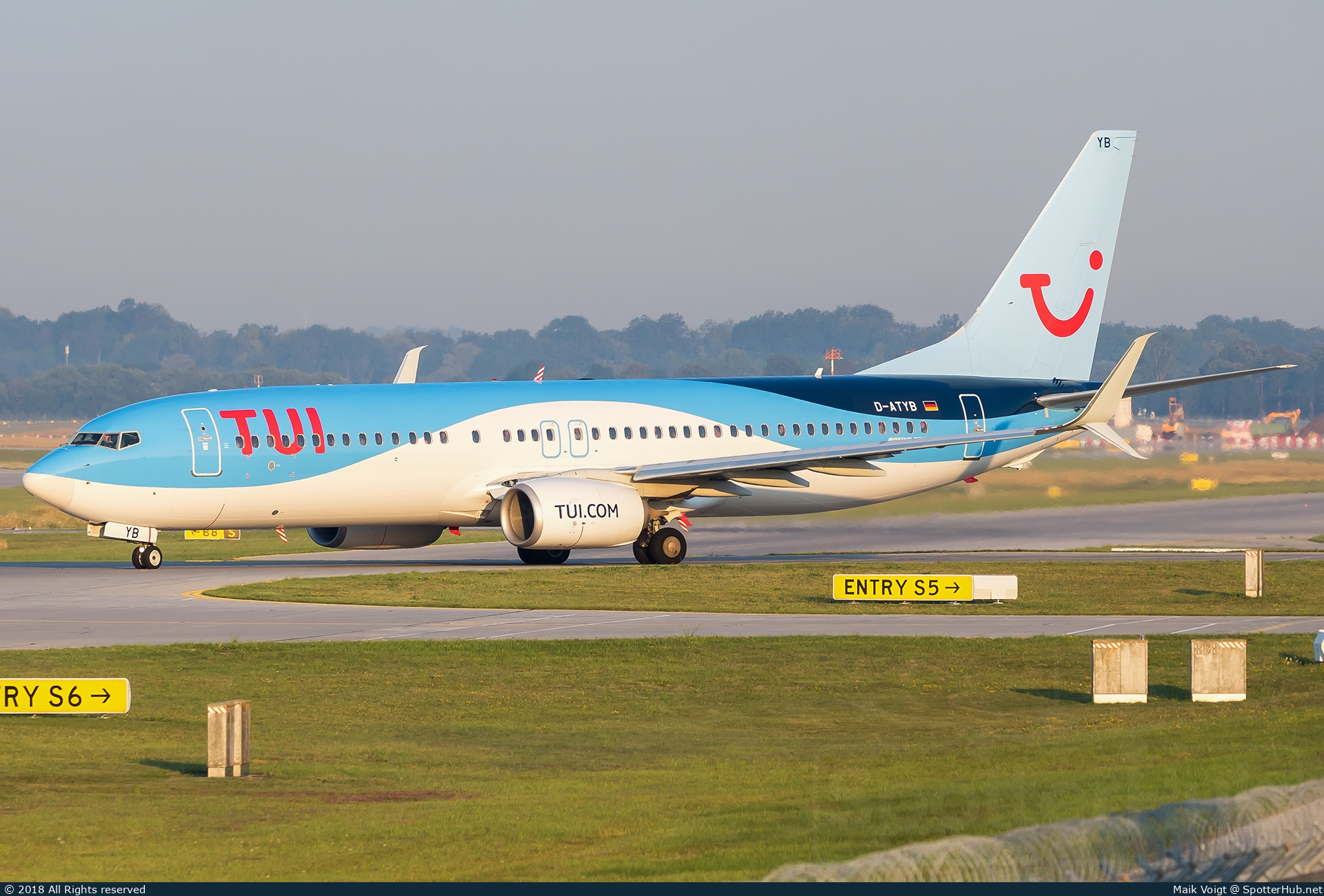 Photo of D-ATYB - Boeing 737-8K5 operated by TUIfly