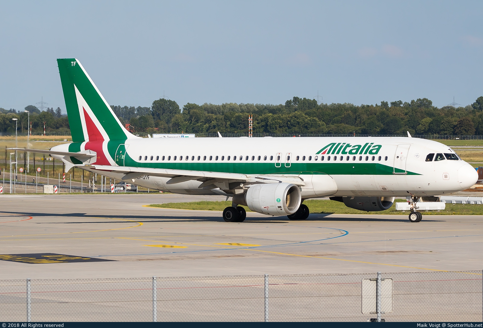 Photo of EI-DTF - Airbus A320-216 operated by Alitalia