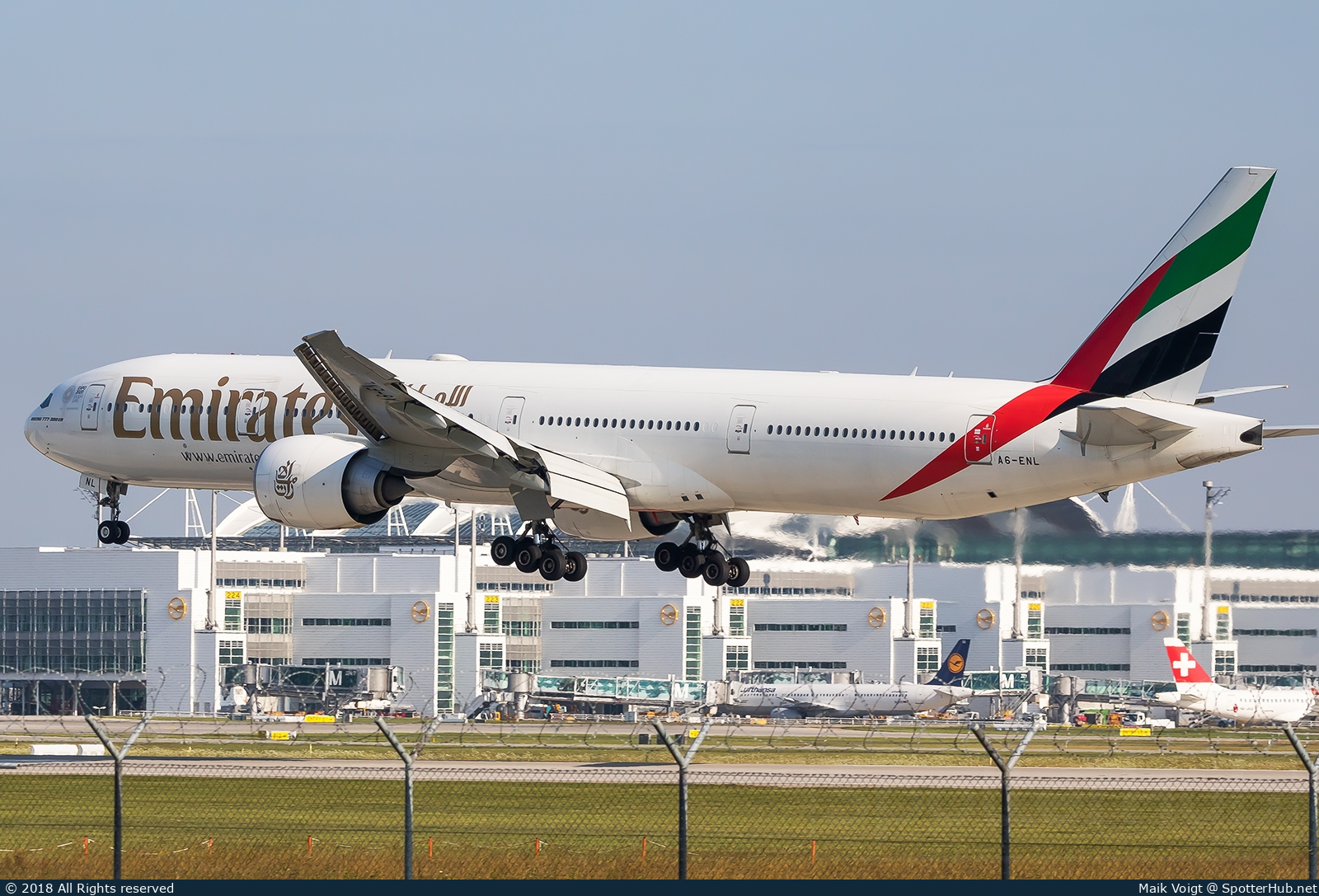 Photo of A6-ENL - Boeing 777-31H(ER) operated by Emirates