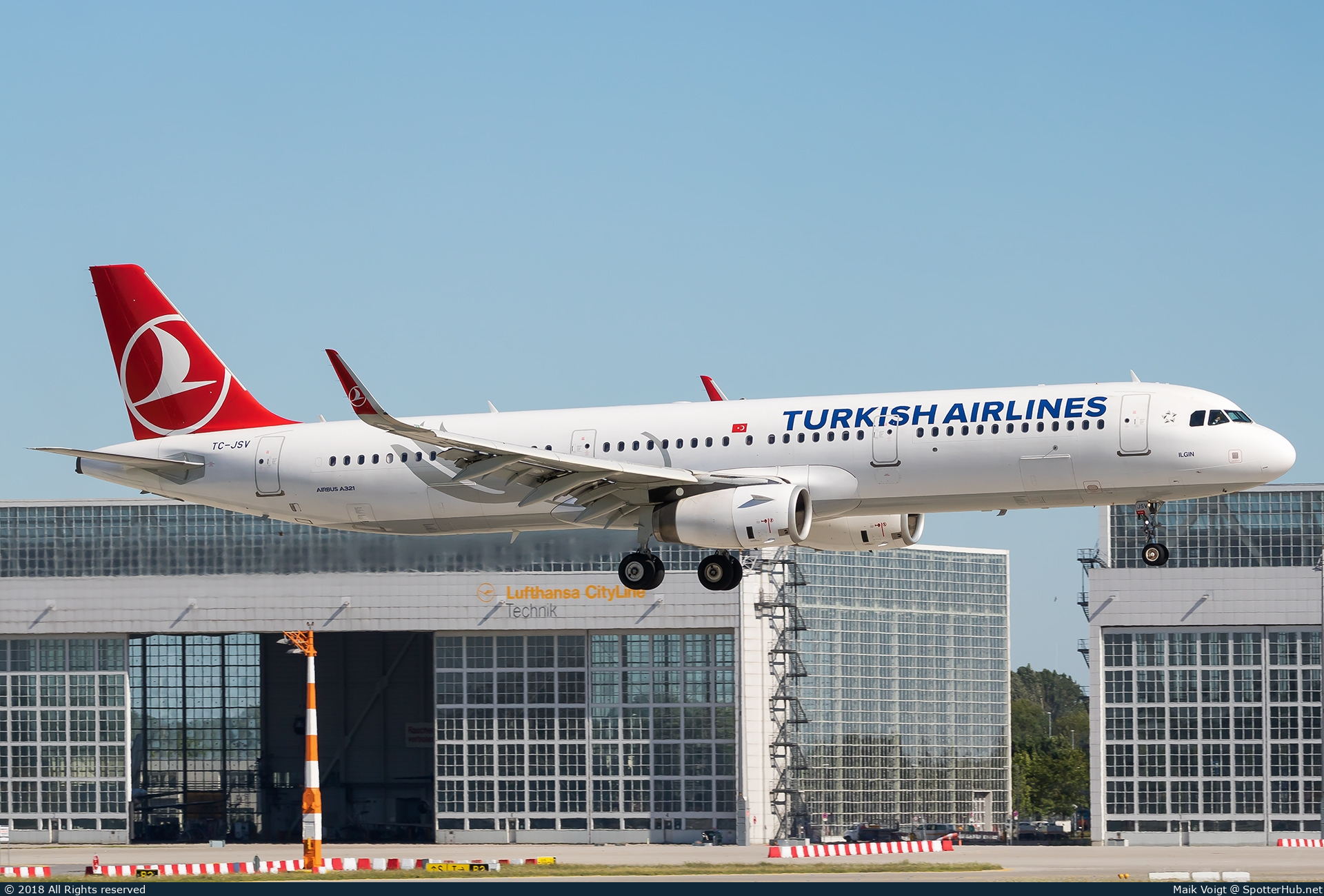 Photo of TC-JSV - Airbus A321-231 operated by Turkish Airlines