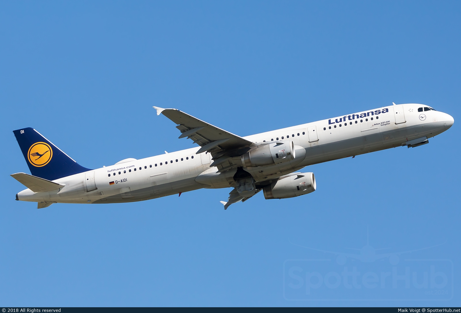 Photo of D-AIDI - Airbus A321-231 operated by Lufthansa