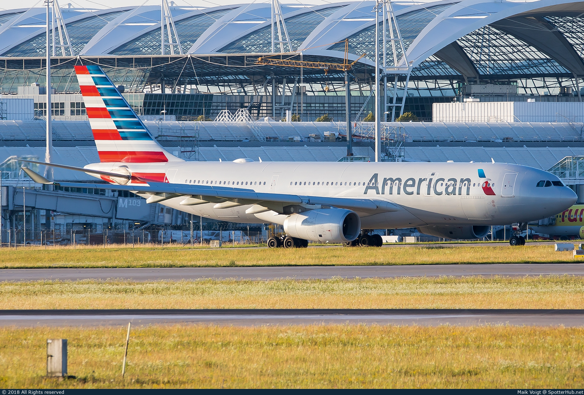 Photo of N284AY - Airbus A330-243 operated by American Airlines