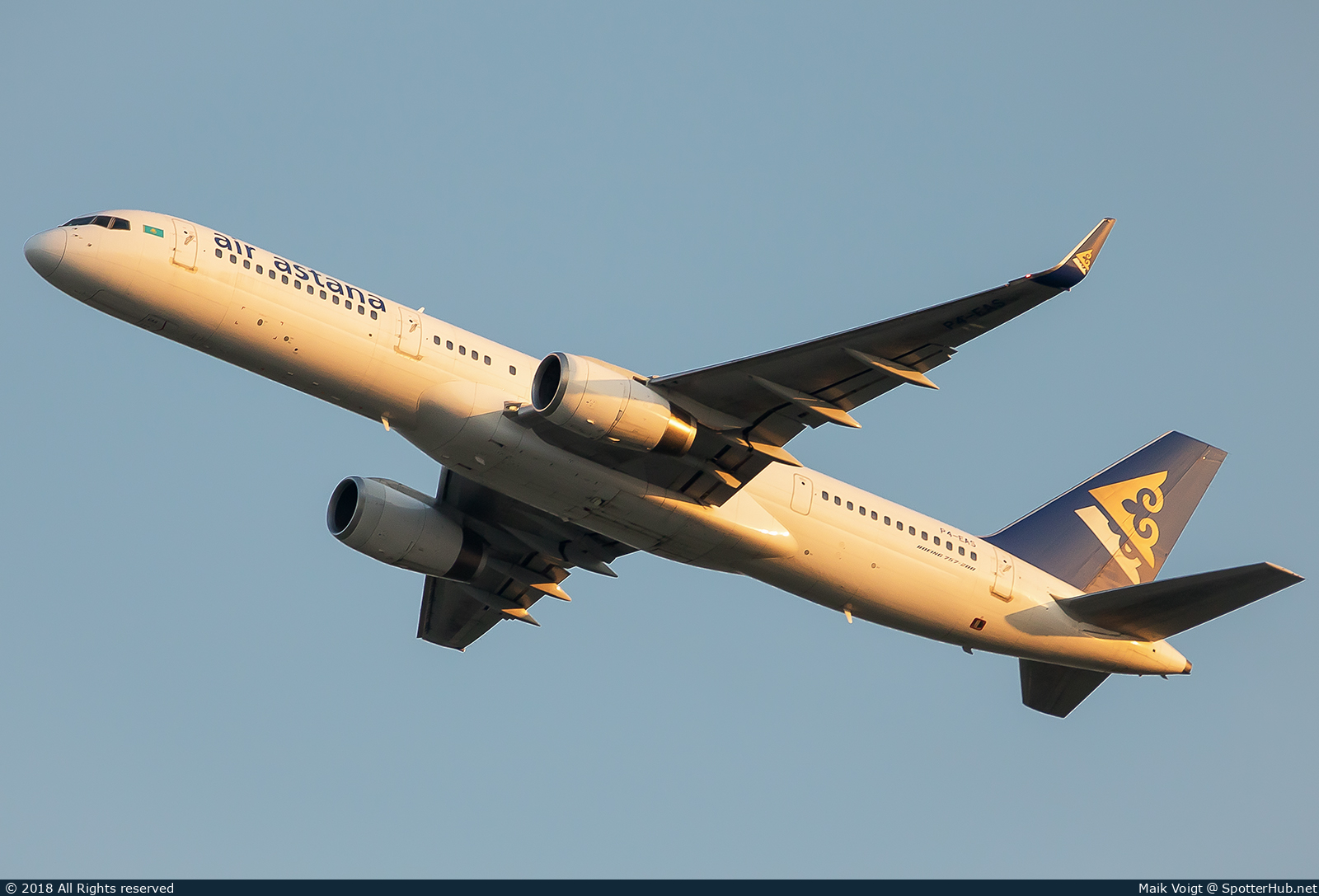 Photo of P4-EAS - Boeing 757-2G5 operated by Air Astana