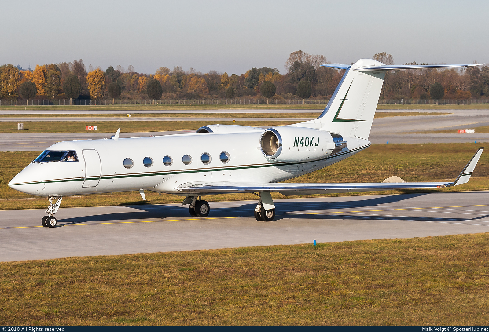 Photo of N40KJ - Gulfstream GIV operated by Priester Aviation