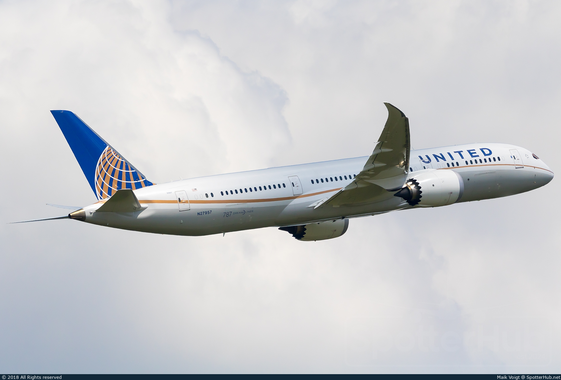 Photo of N27957 - Boeing 787-9 Dreamliner operated by United Airlines