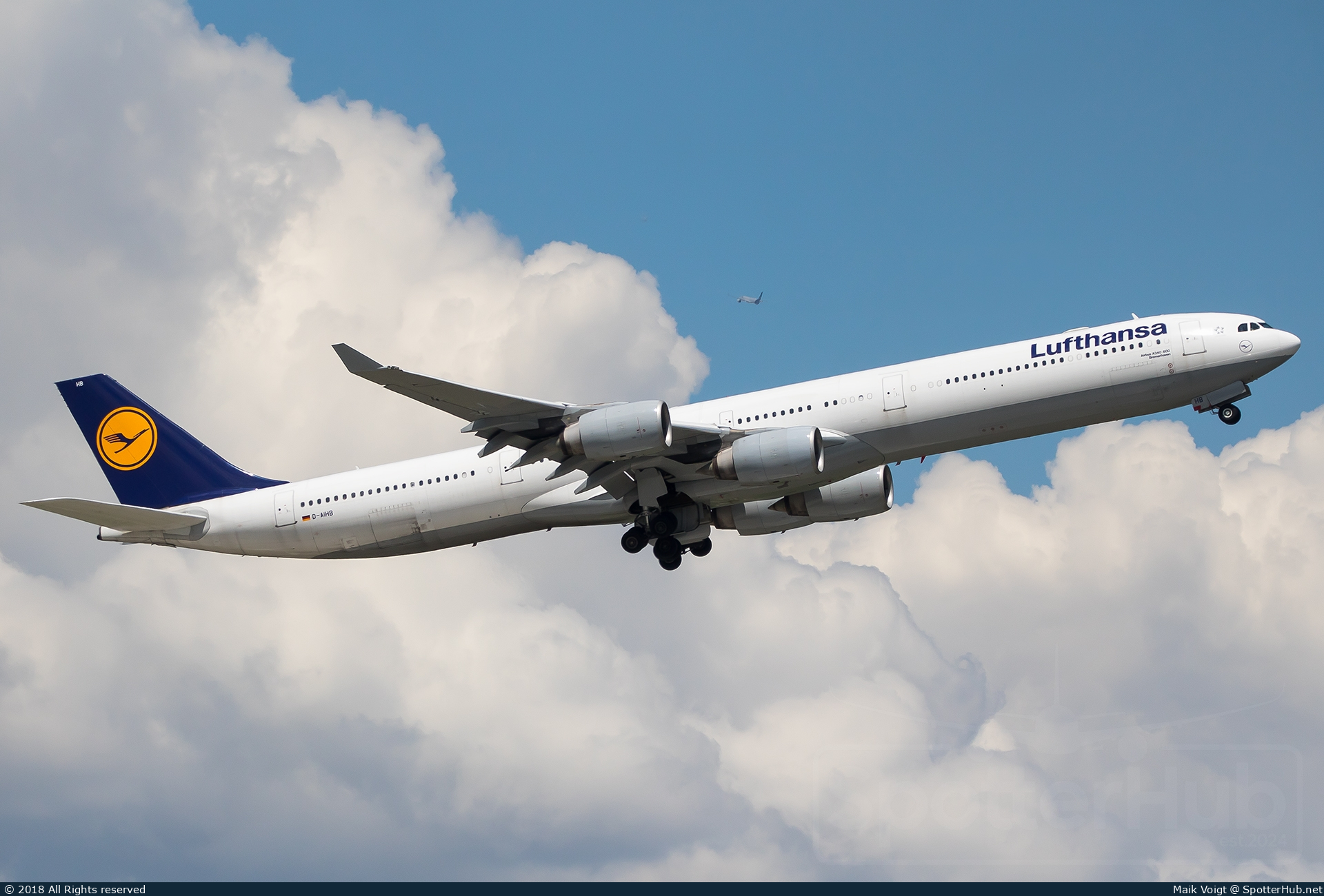 Photo of D-AIHB - Airbus A340-642 operated by Lufthansa