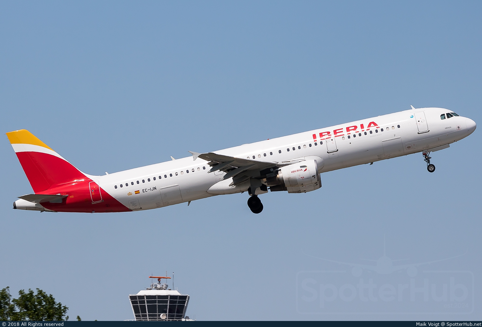 Photo of EC-IJN - Airbus A321-212 operated by Iberia