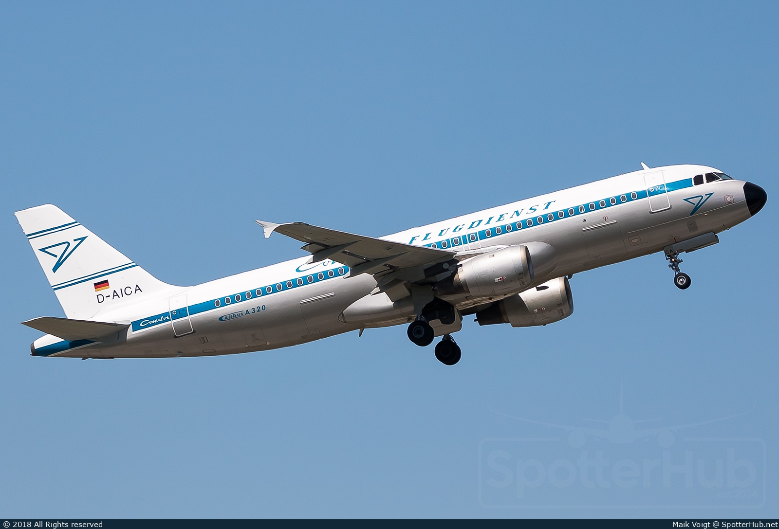 Photo of D-AICA - Airbus A320-212 operated by Condor
